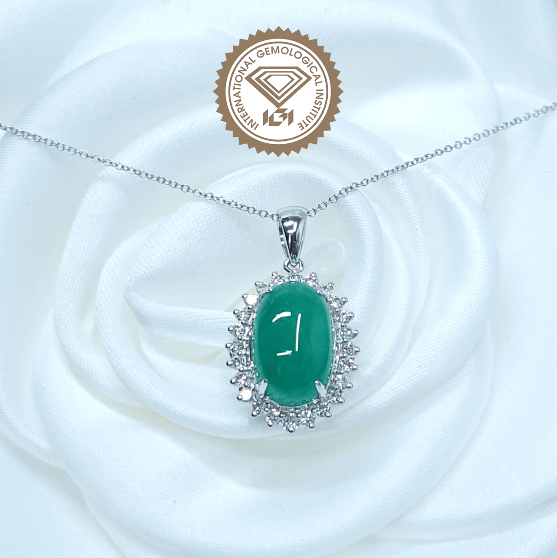 全新18K白金【單粒4卡80份綠寶石】配38份鑽石吊墜