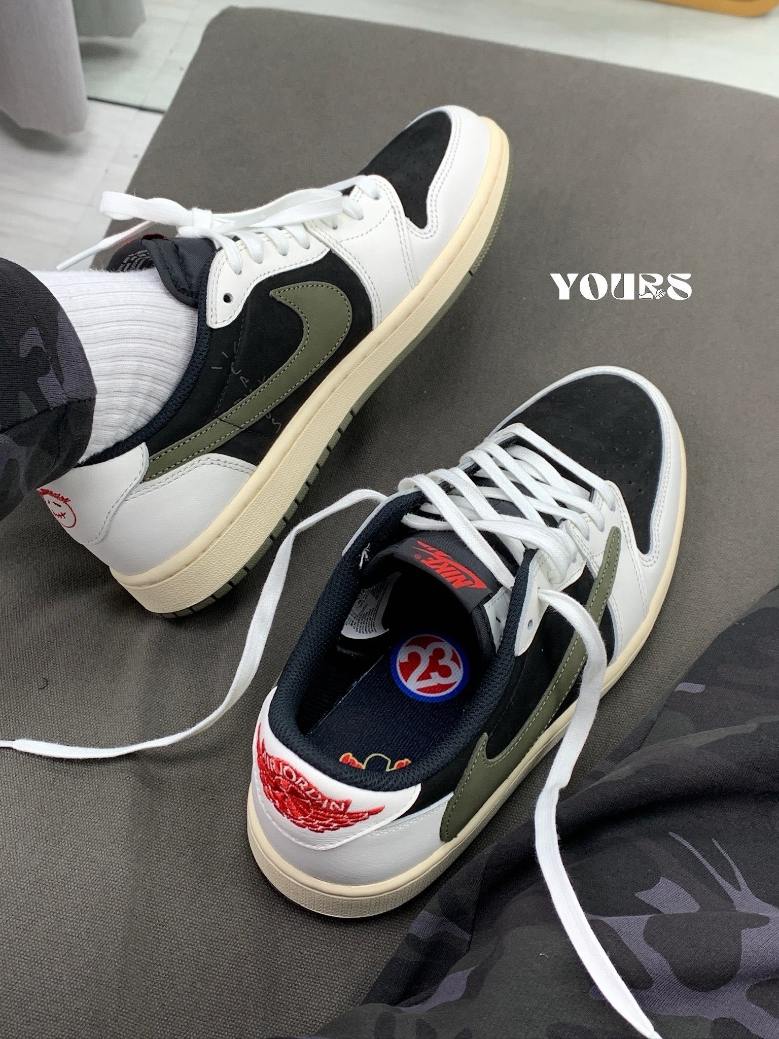 <預購> Travis Scott x Air Jordan 1 Low Olive 橄欖綠 倒鉤 (DZ4137-106)