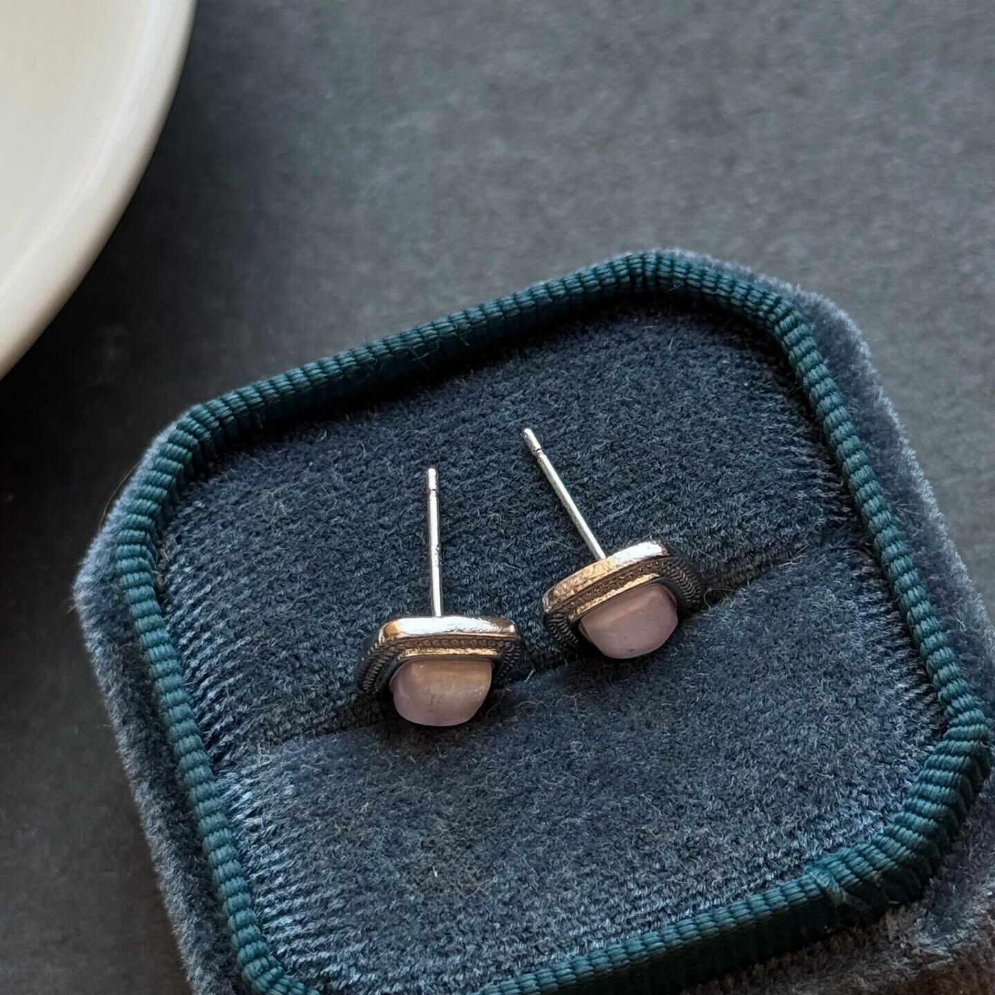 [原石] 紫鋰輝 925銀耳環