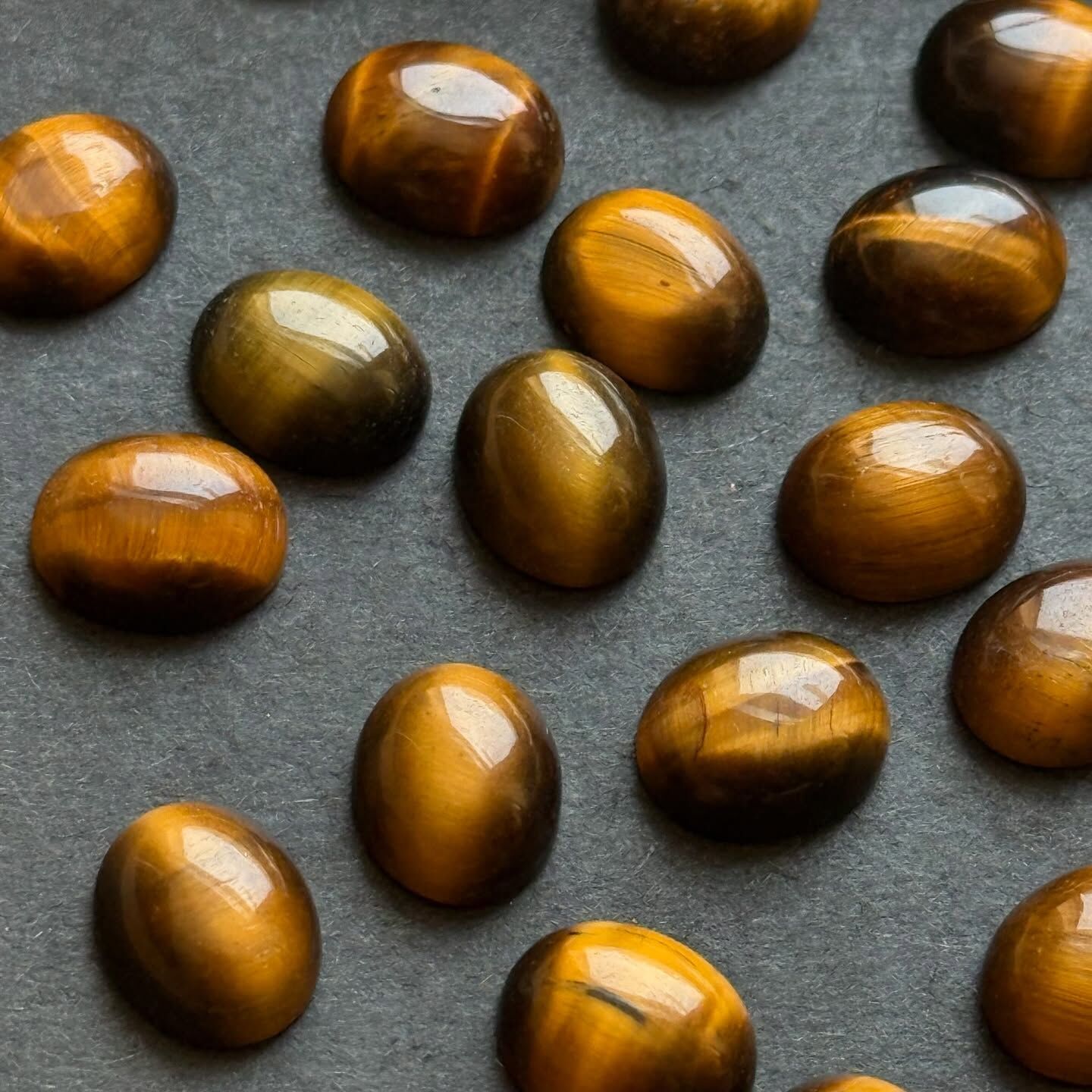 [原石] 虎眼石 水晶蛋面 約10x8x4mm