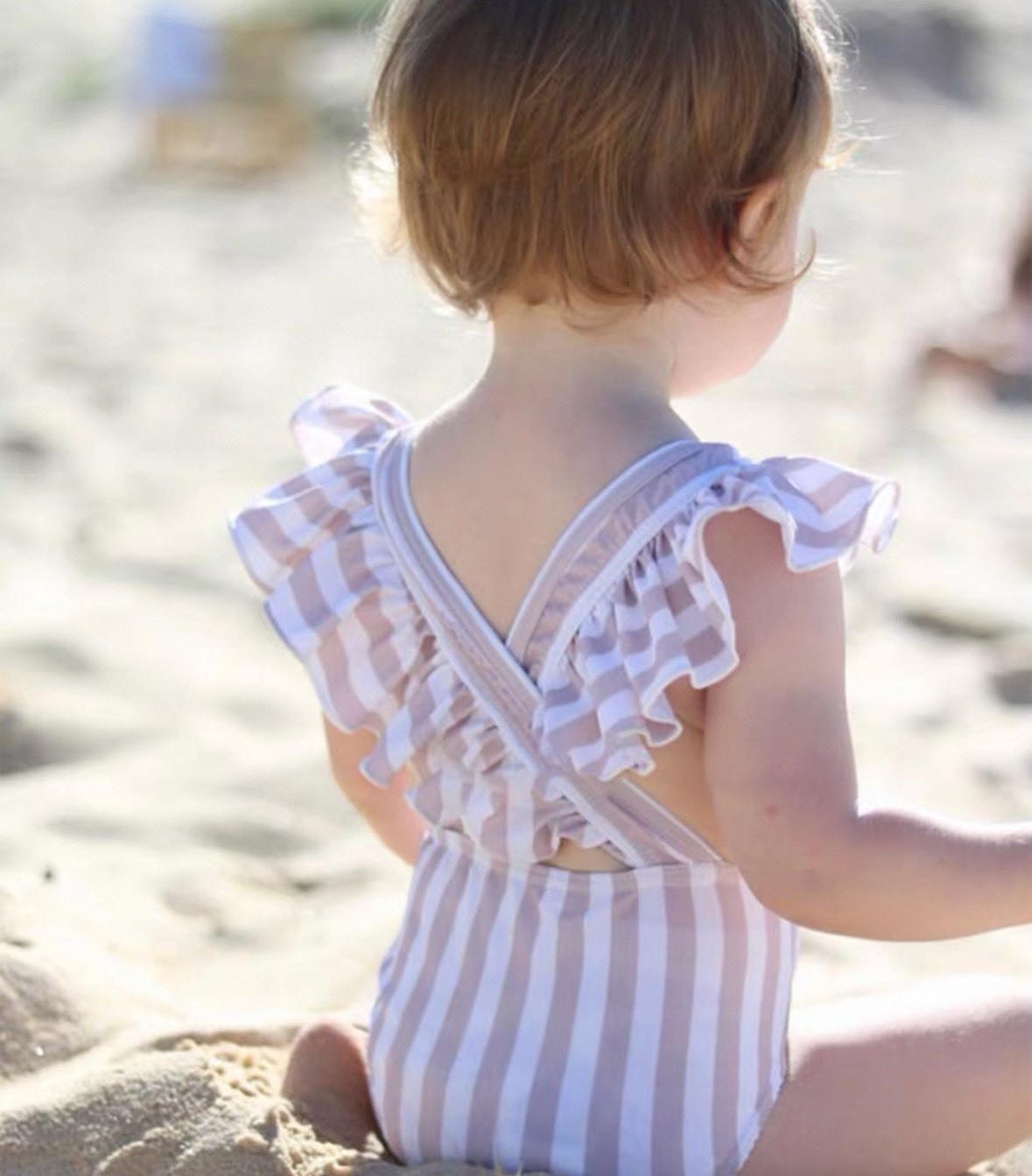 粉嫩條紋滾邊連身泳衣套裝