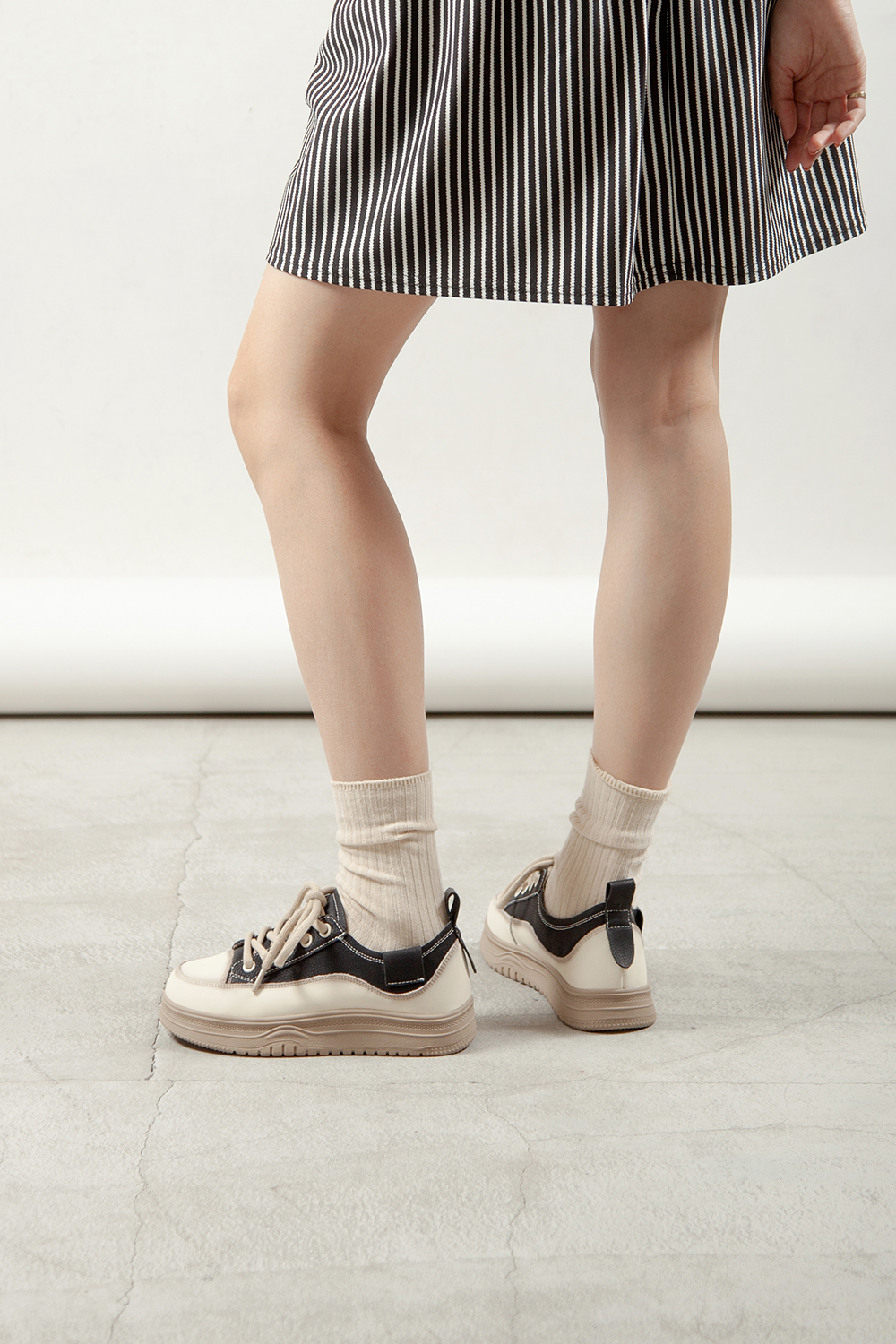 East 3 舒適運動休閒鞋