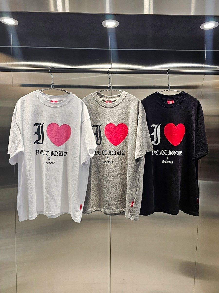 英文字圖案短袖Tee VENTIQUE-059T