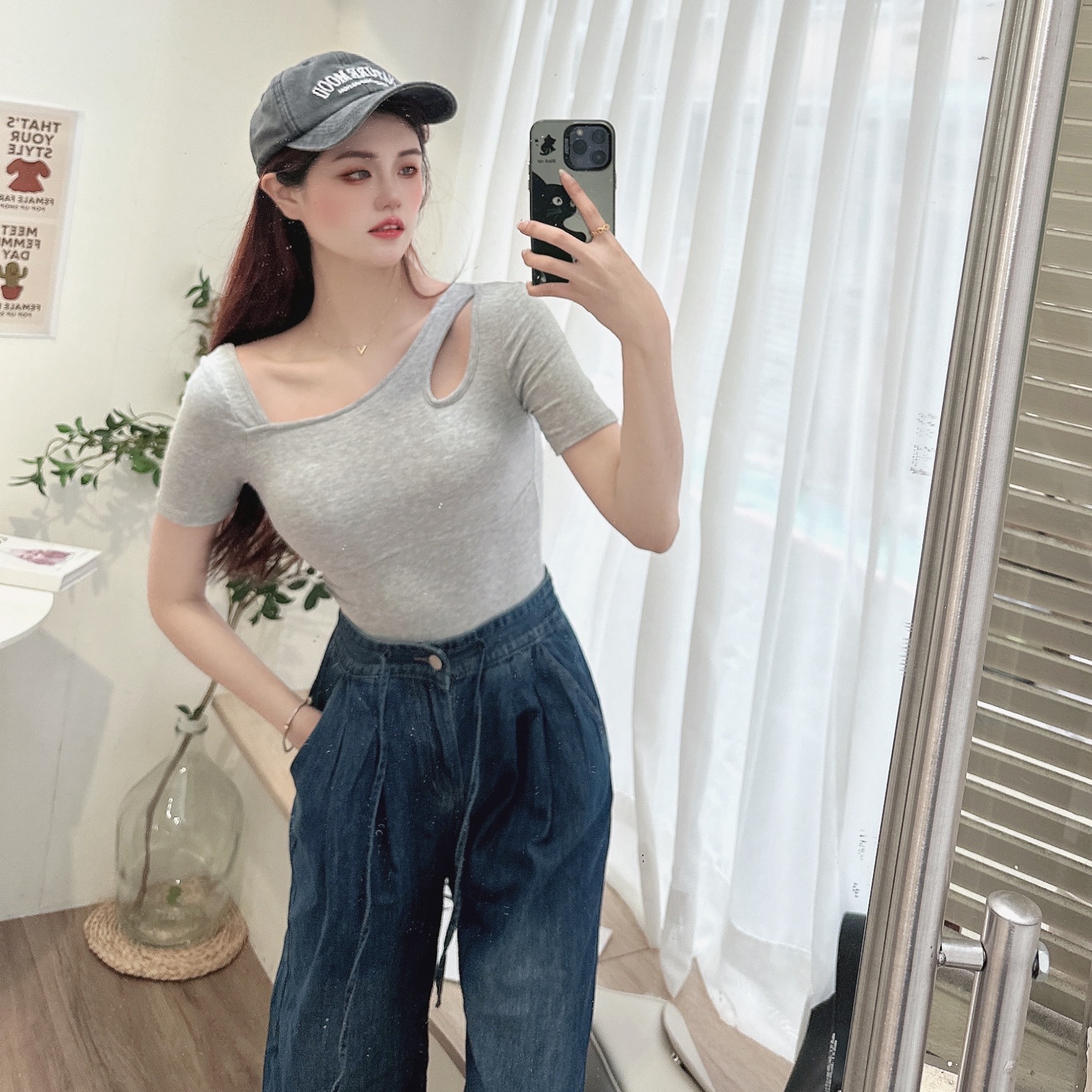 不對稱挖肩胸墊上衣/三色