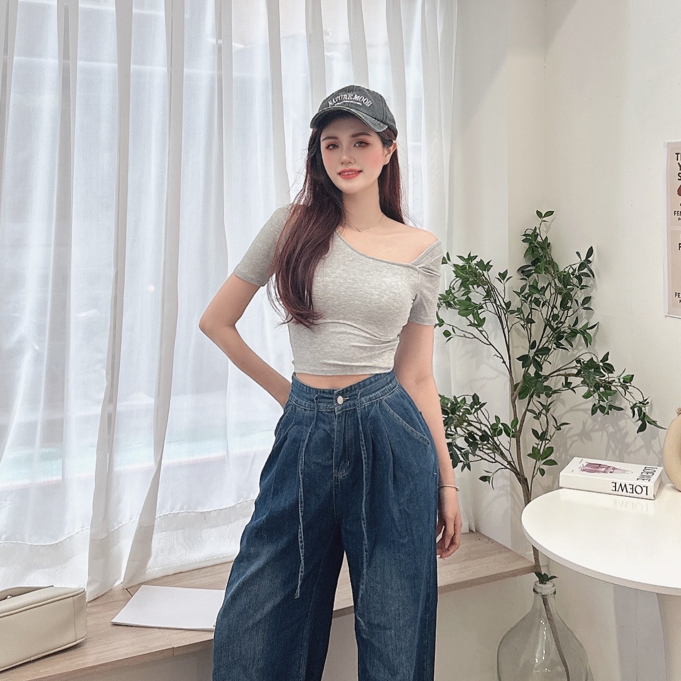 不對稱挖肩胸墊上衣/三色