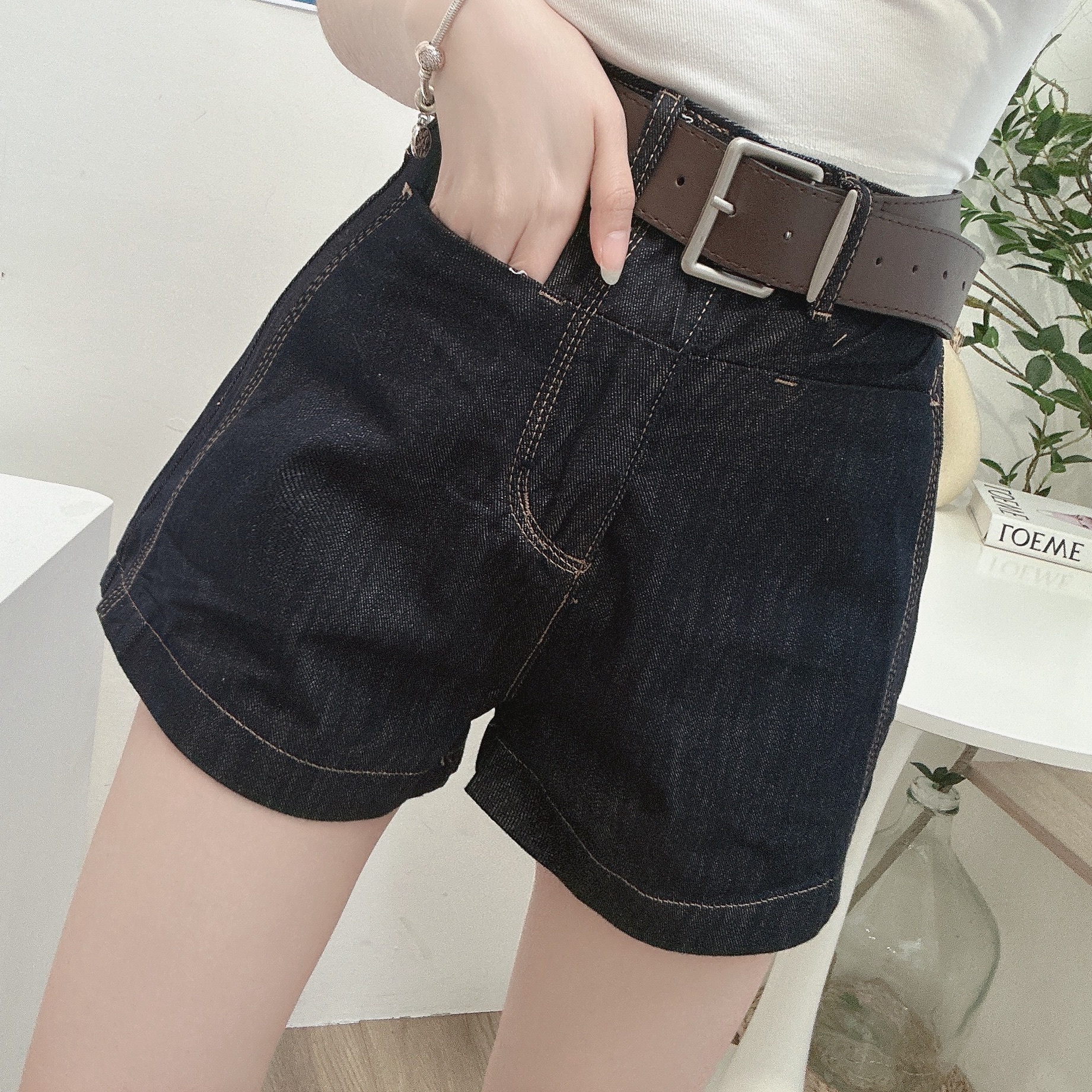 復古水洗棉牛仔短褲/單一色 (附皮帶)