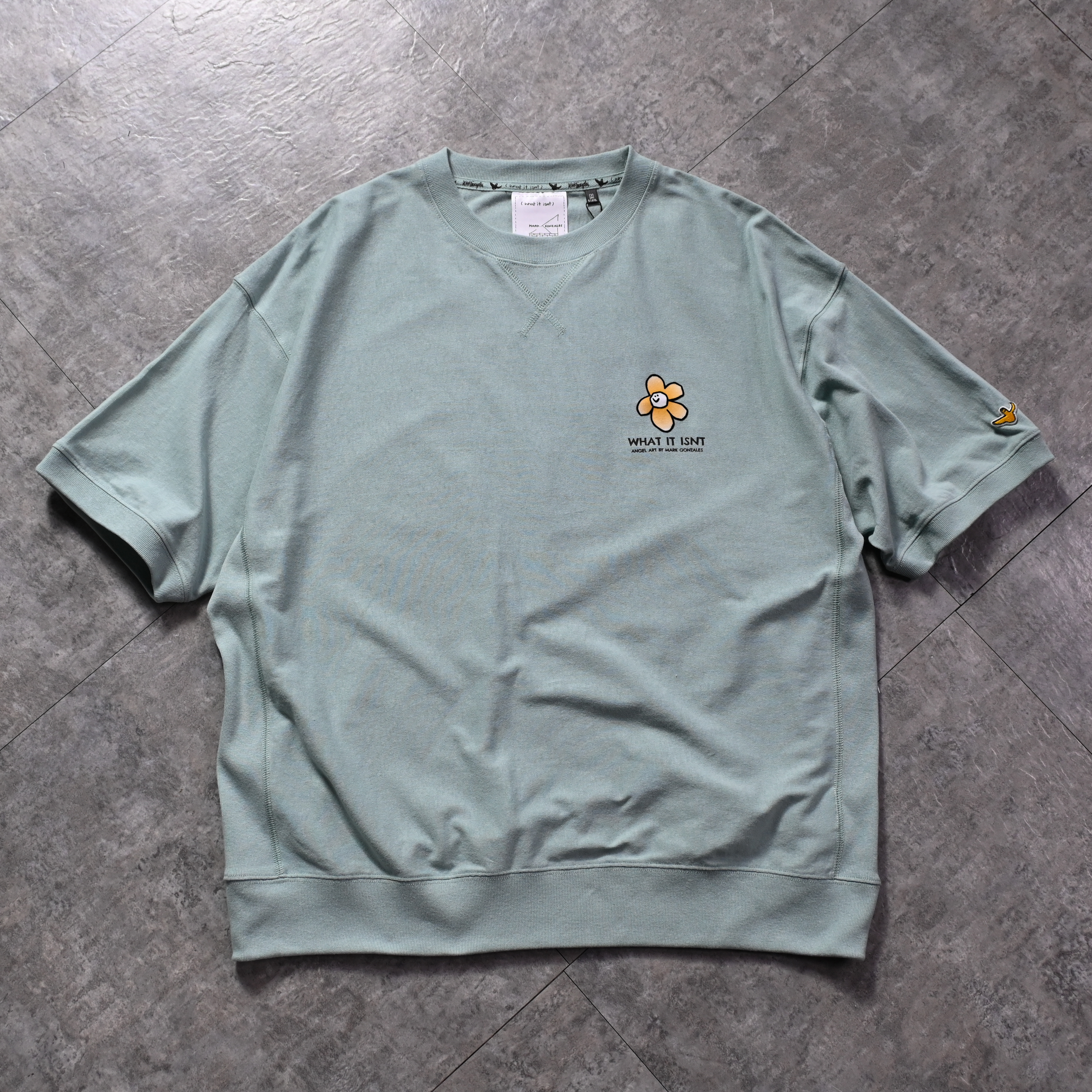 (What it isNt) ART BY MARK GONZALES Flocking Flower BIG Tee