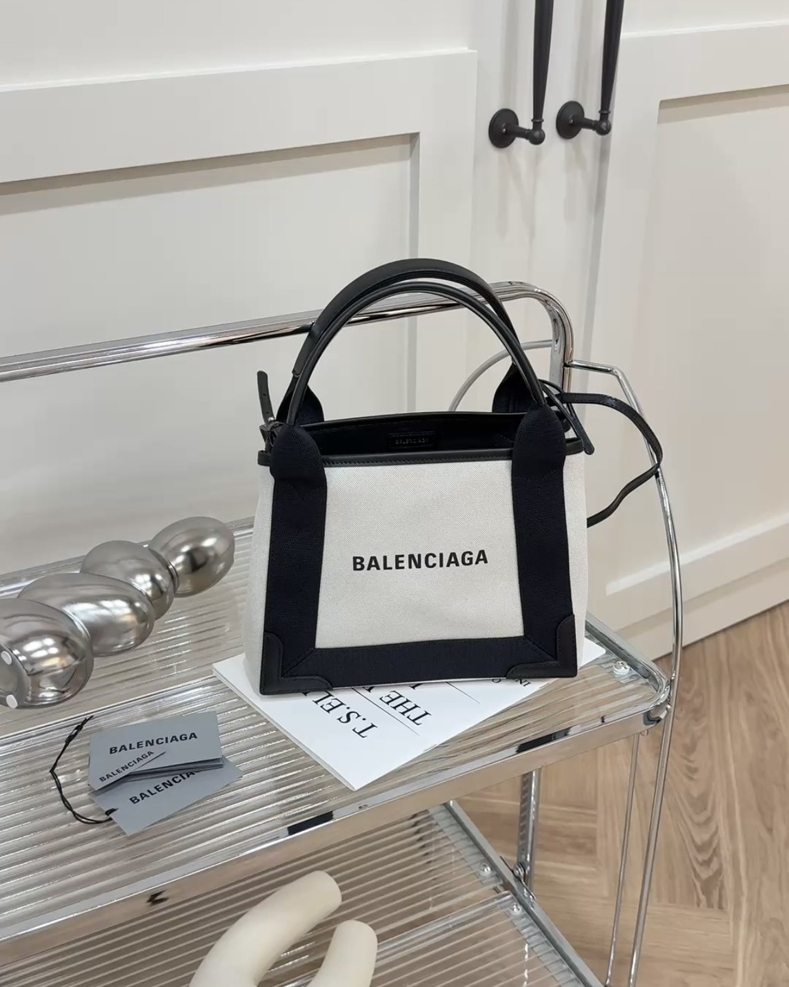 BALENCIAGA｜NAVY XS CABAS帆布托特包 黑白色