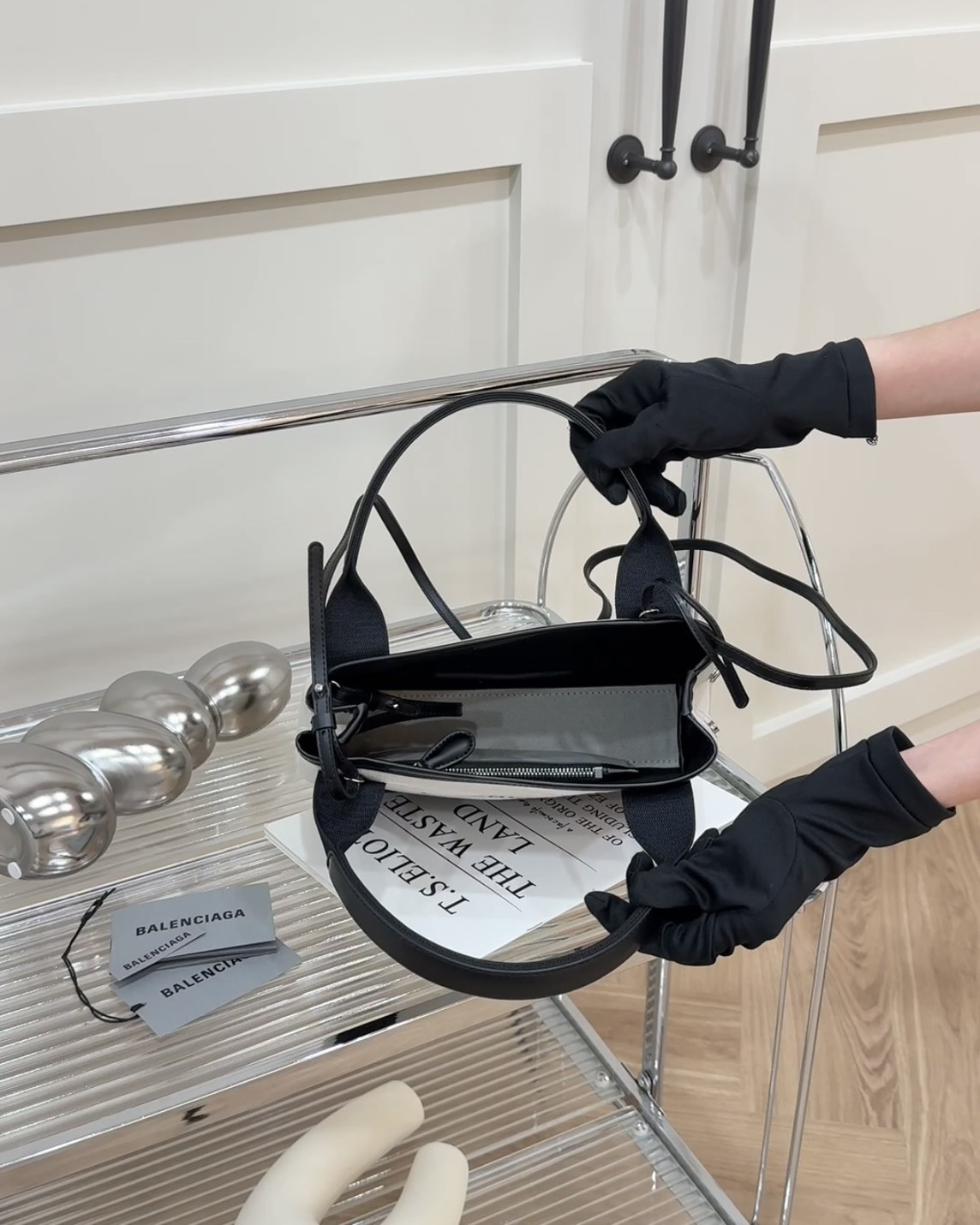 BALENCIAGA｜NAVY XS CABAS帆布托特包 黑白色