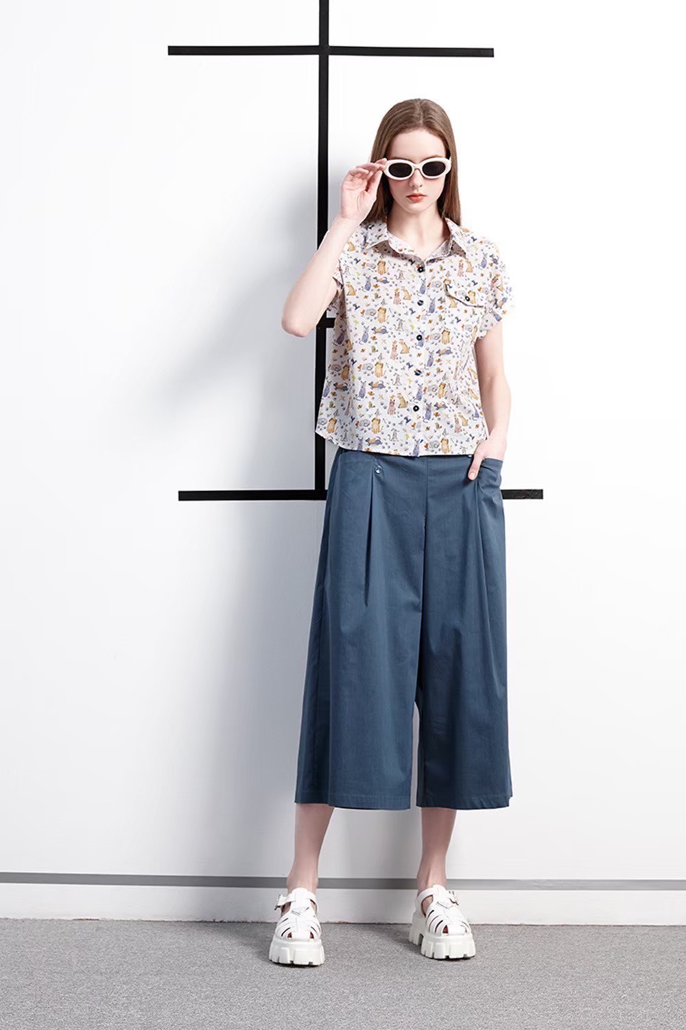 韓版可愛印花時尚反摺袖口貼口袋造型修身上衣W6121