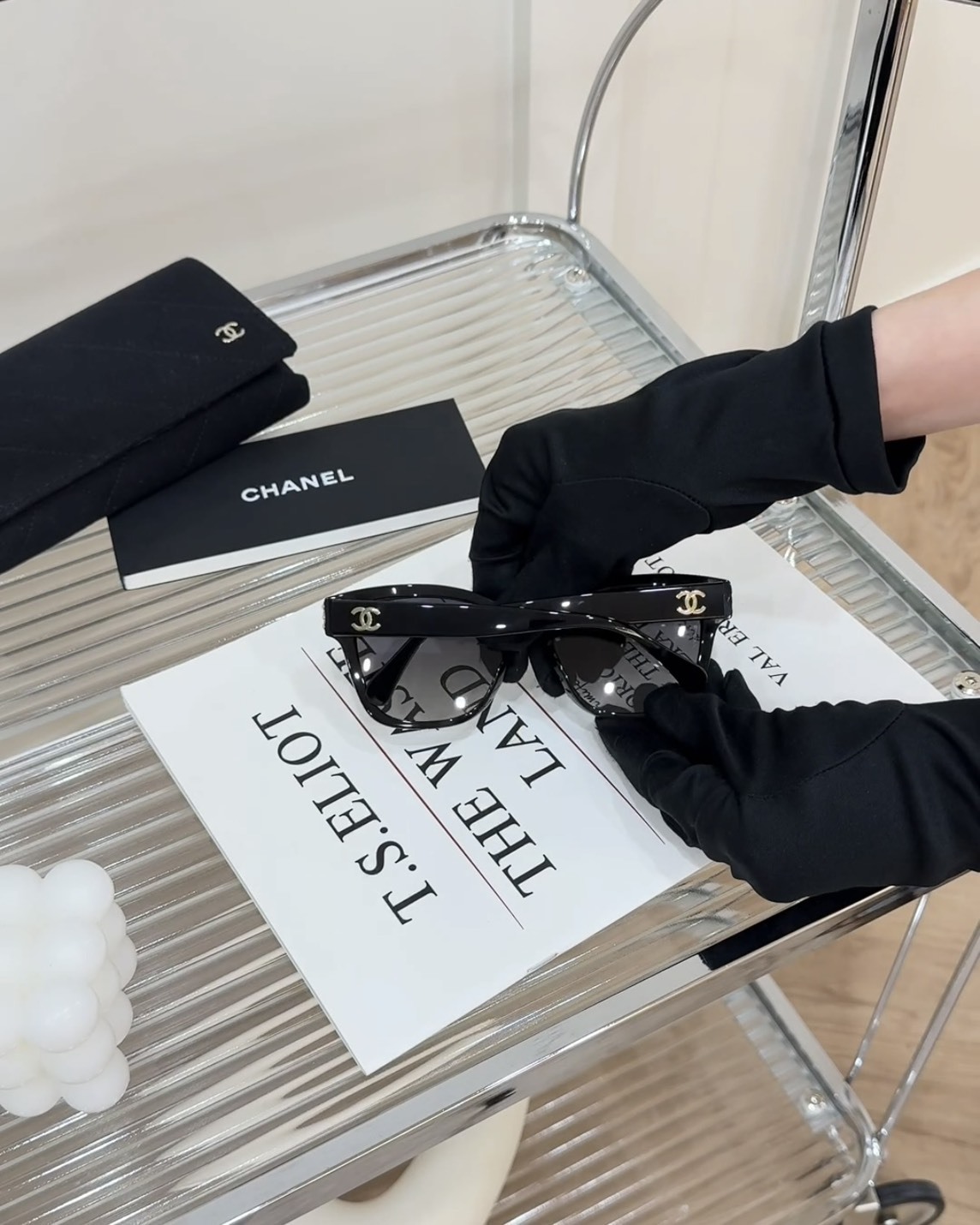 CHANEL｜珍珠雙C LOGO墨鏡 黑色