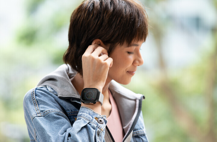 UNIQ Valencia Ultra Apple Watch 輕薄鋁合金防撞保護殼