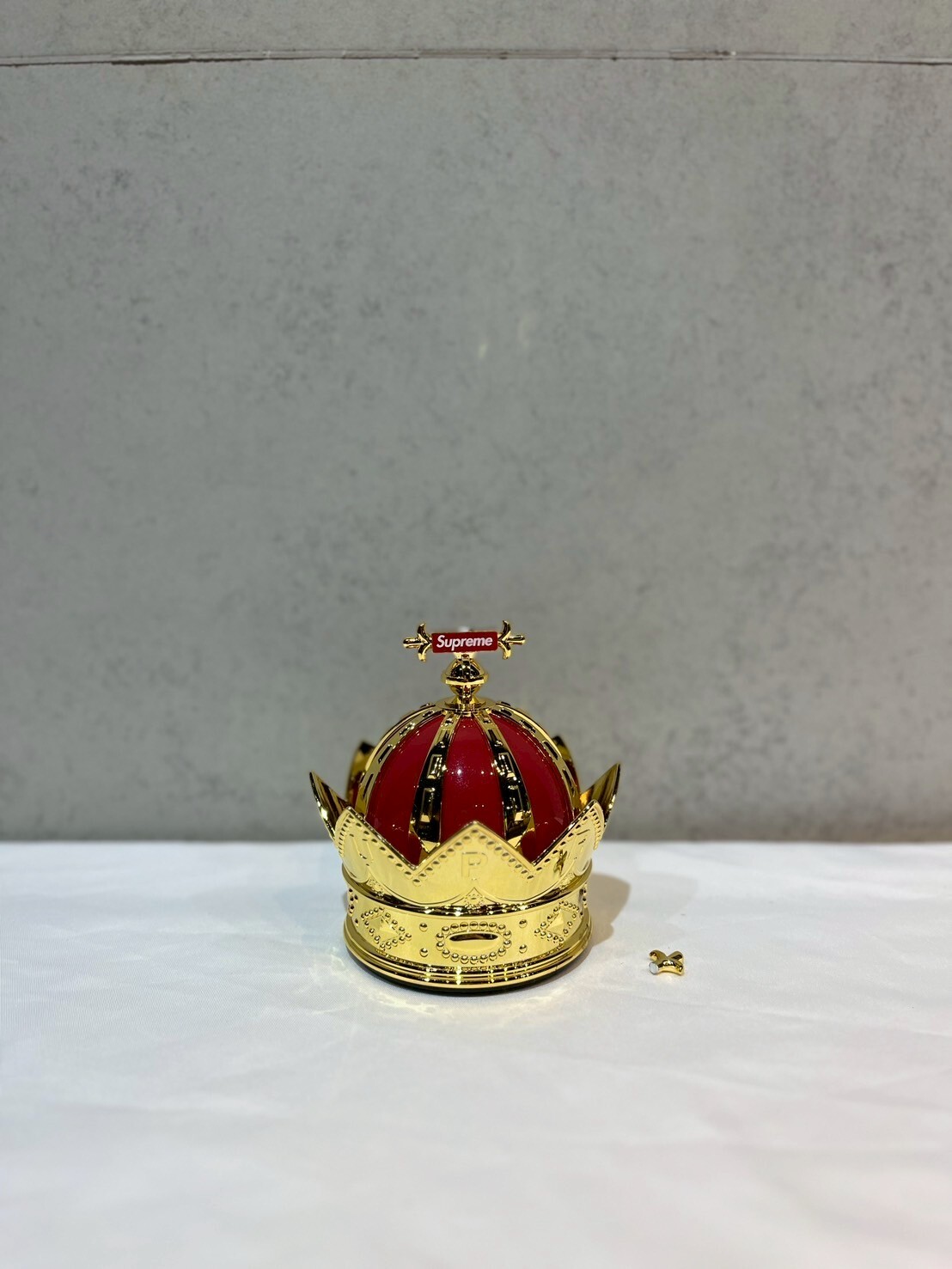 SUPREME 19SS CROWN AIR FRESHENER (微瑕疵)