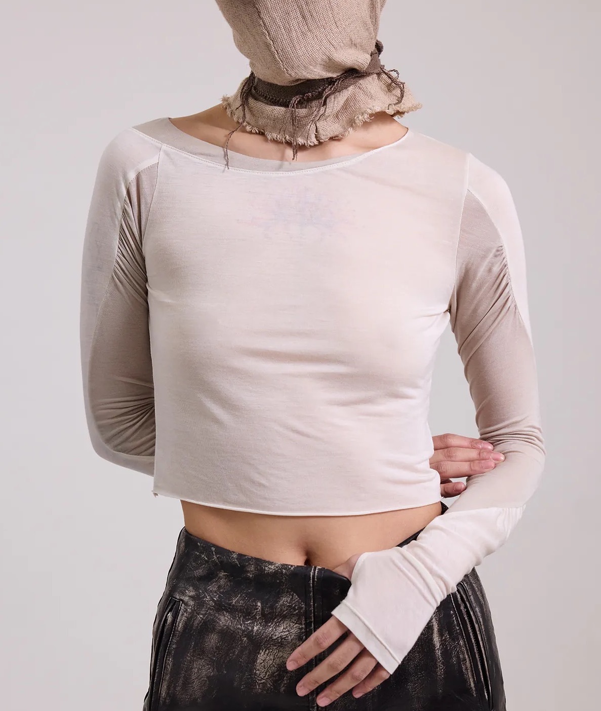 Silver9 透膚拼接抽皺指套上衣 (米白)