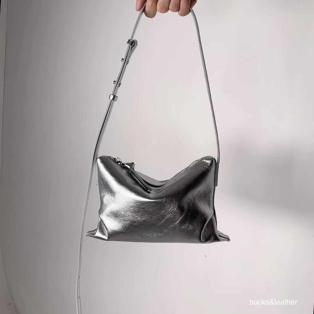 BL512A 牛皮慵懶斜挎包 Mini size