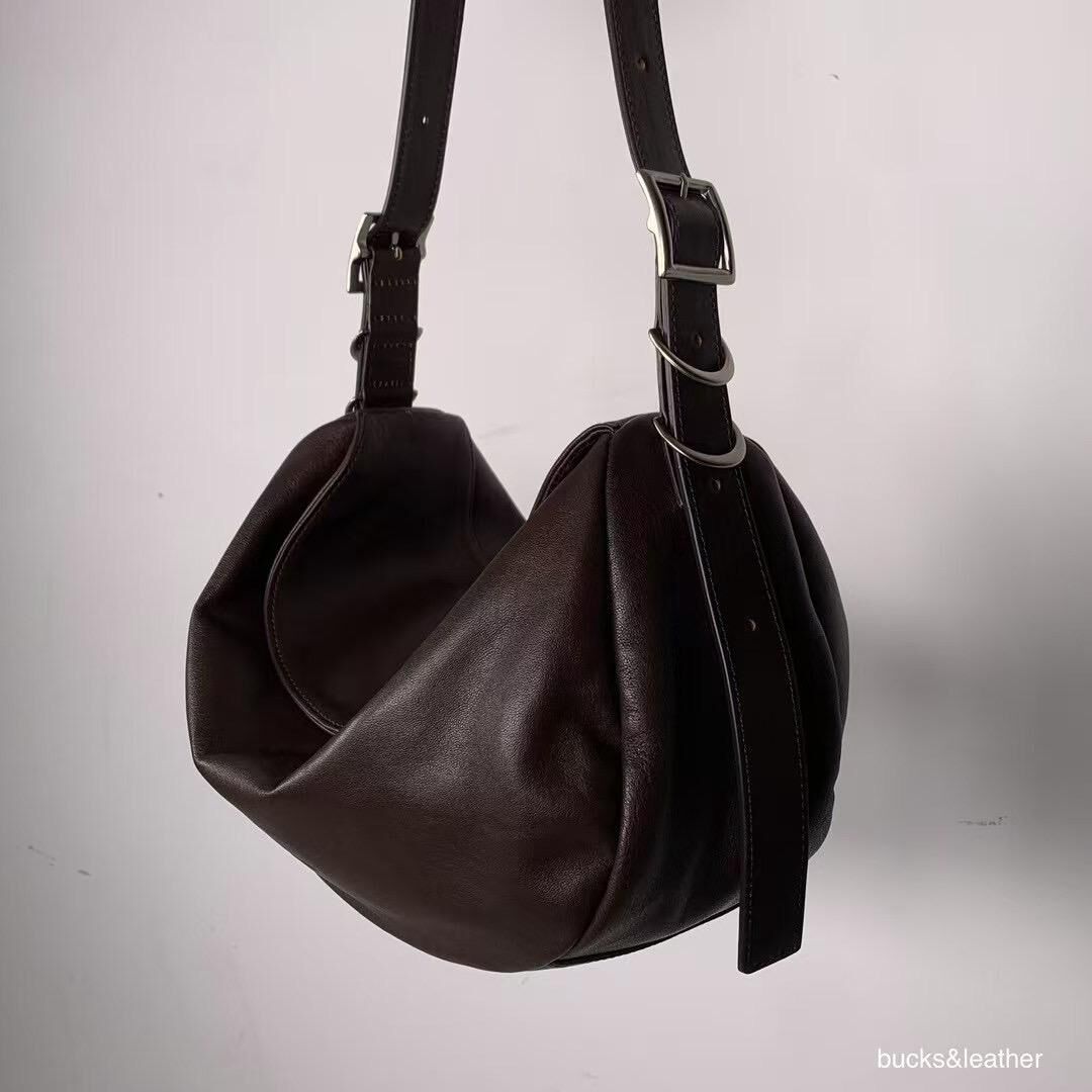 BL512C 羊皮大熱月牙包