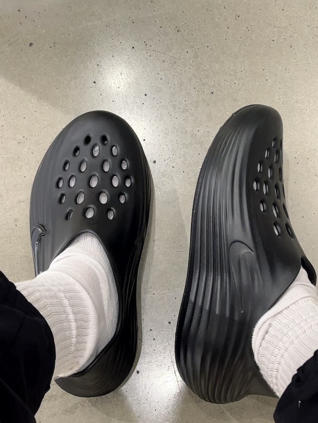 <快速出貨> NIKE REACTX 洞洞鞋 黑