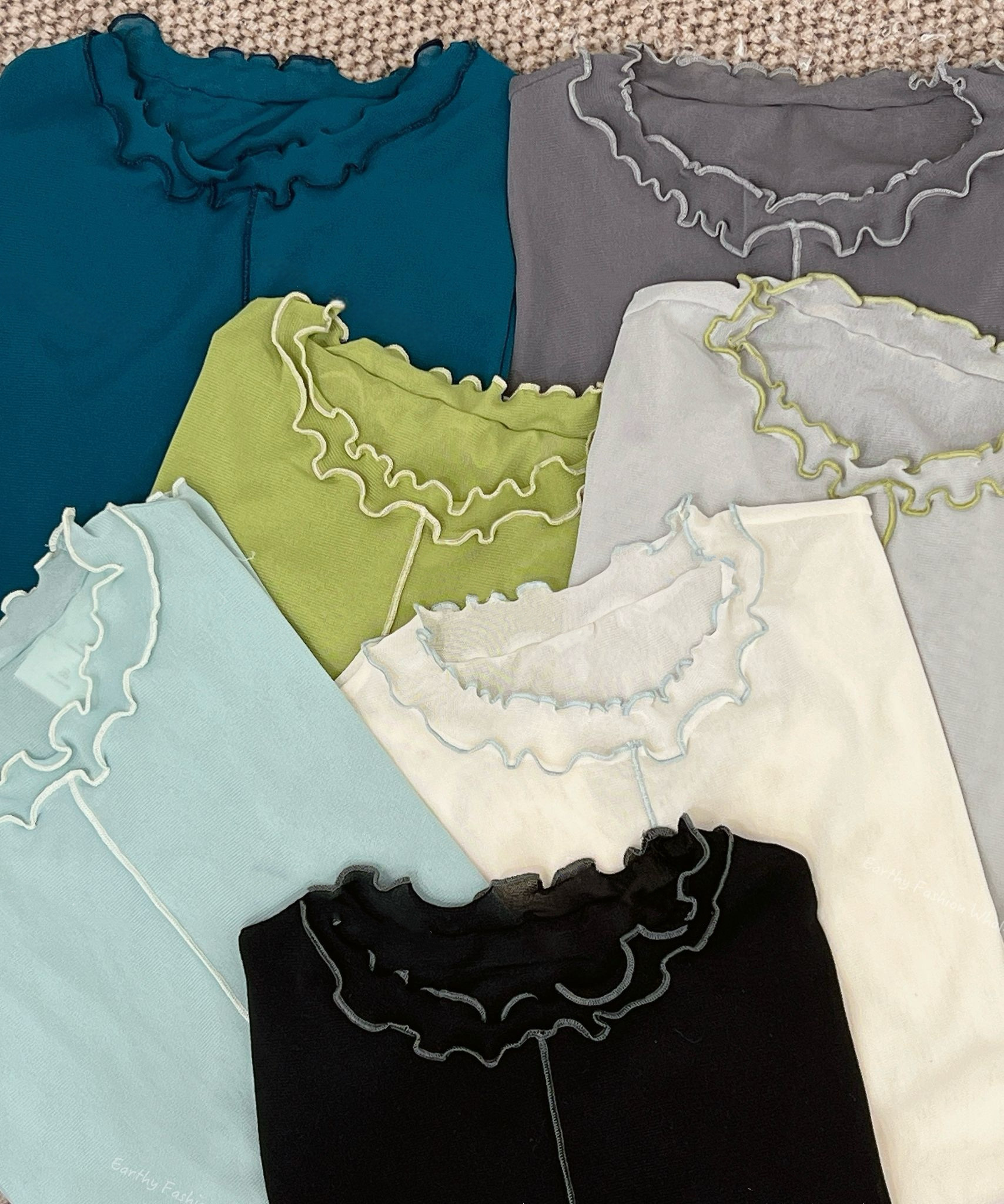 明線拼色透膚Top