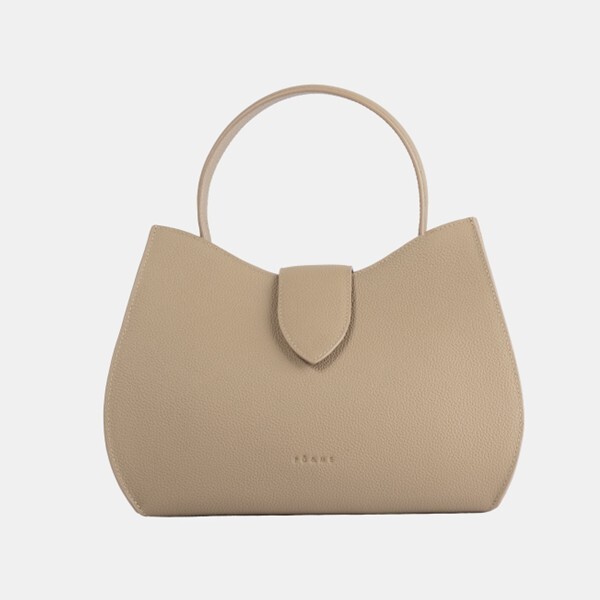 1PM0509-160 (defect) [PÖ&ME PARIS] I Speak in Drfeams Limited - Edition - Handbag Grained Latte #S057 (B-EU-E)