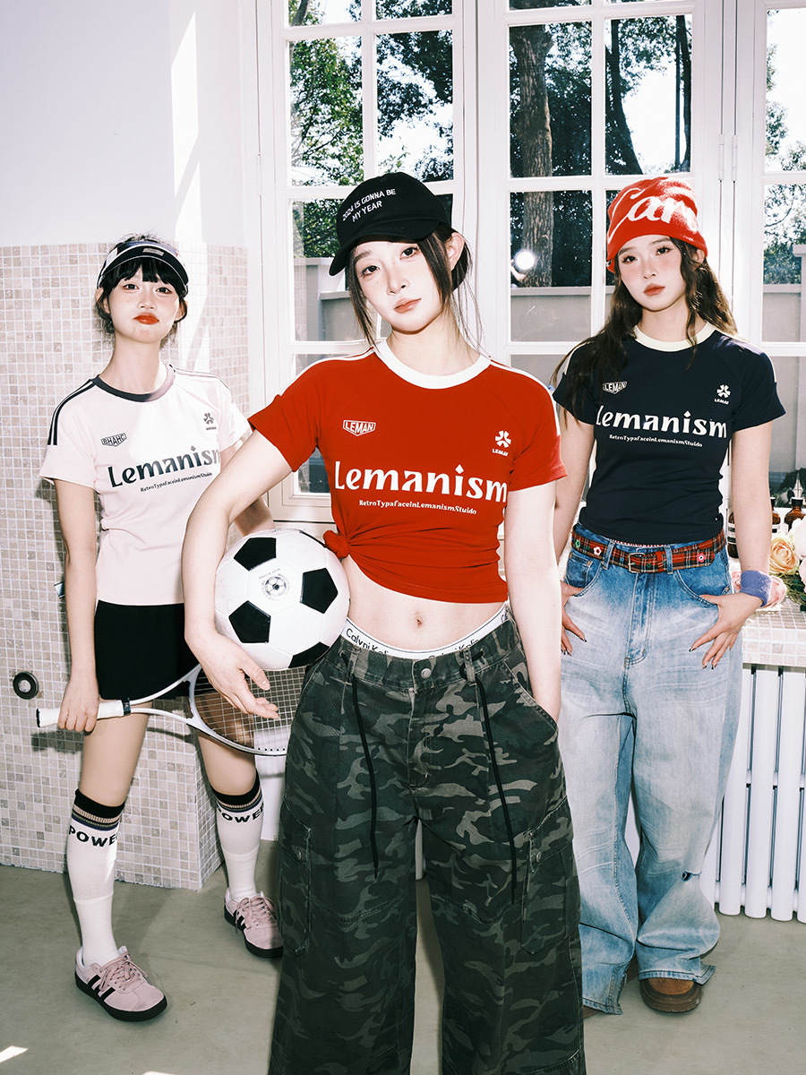 LEMANISM 三線 字母 短版短袖