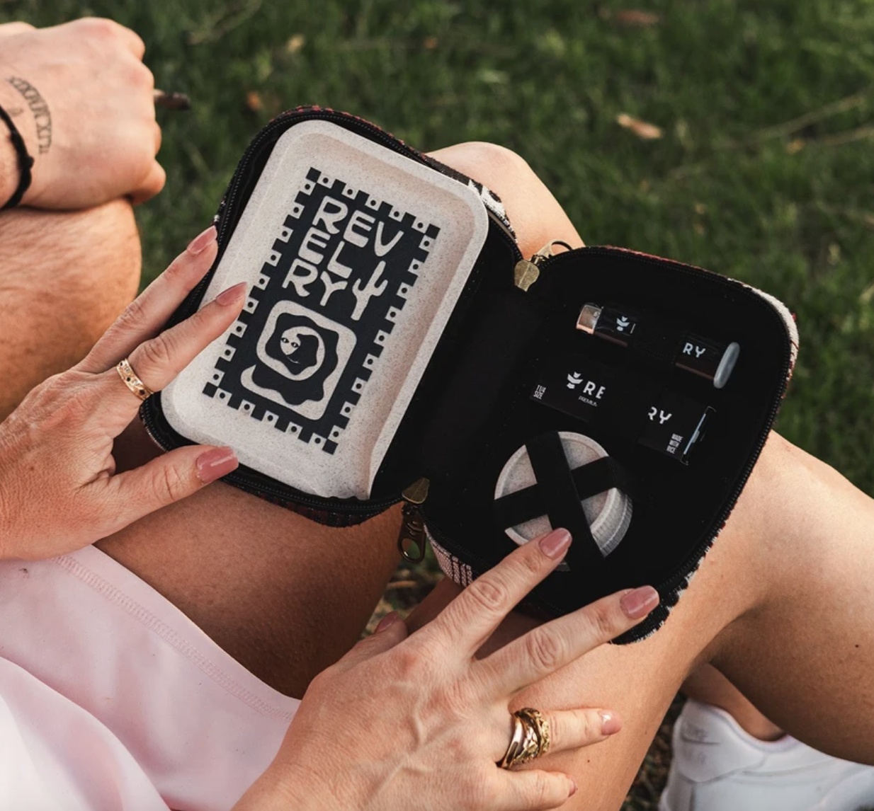 Revelry Traveler 硬殼旅行包