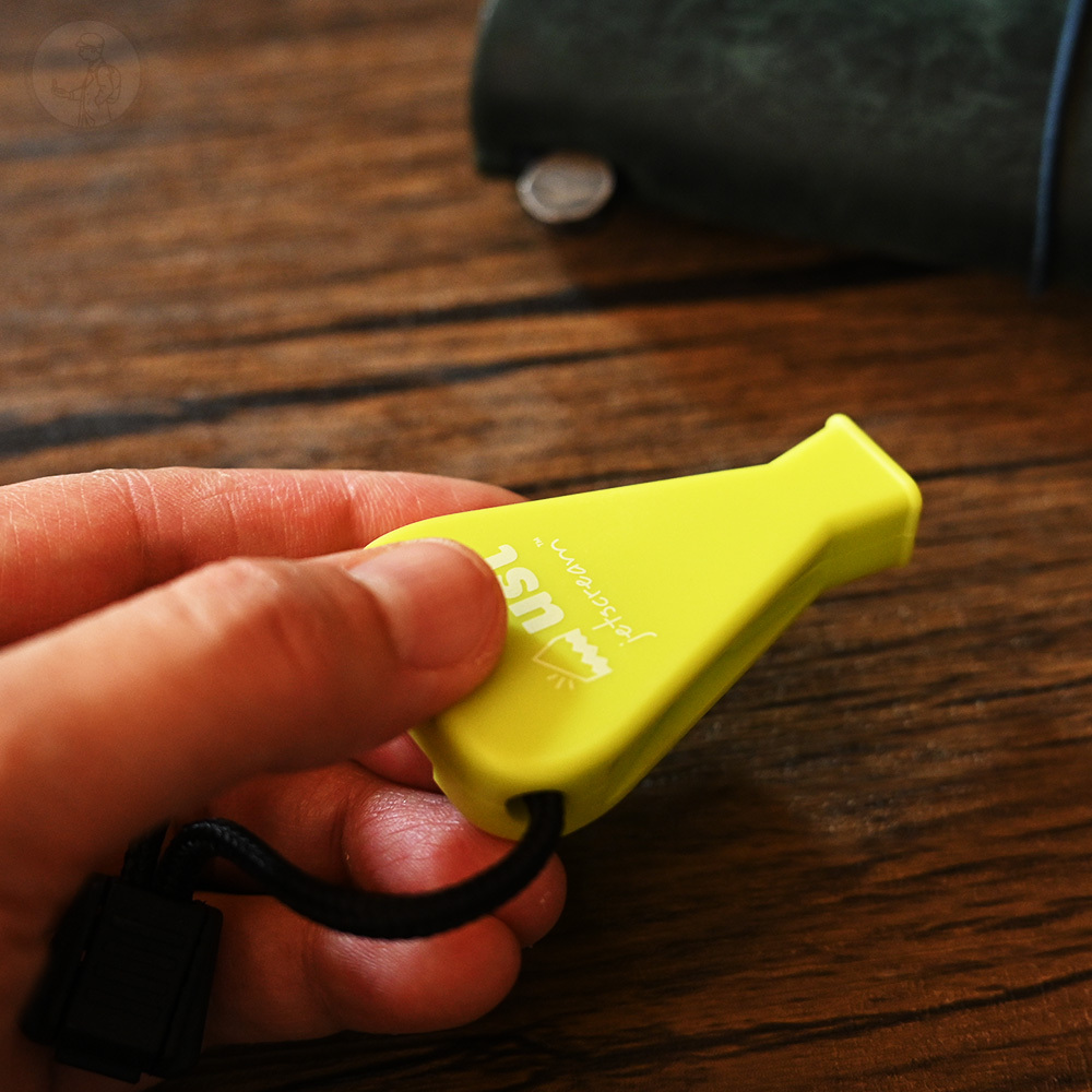 UST浮水哨：可以漂浮於水上，堅固耐用