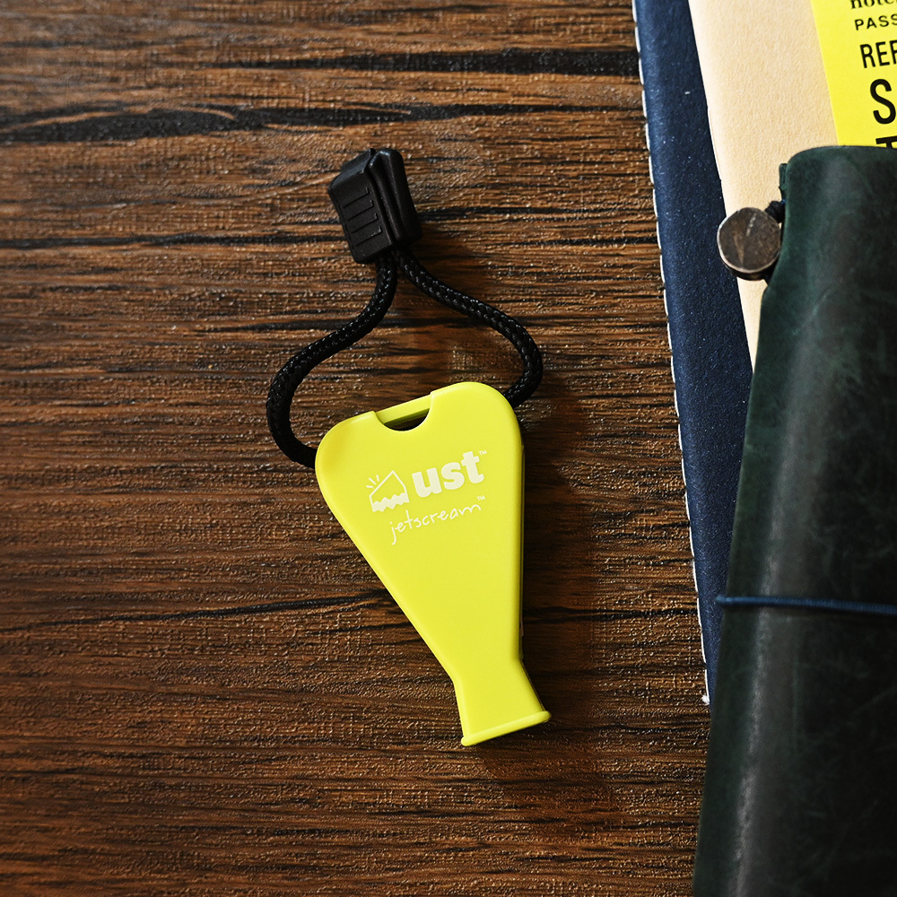 UST浮水哨：可以漂浮於水上，堅固耐用