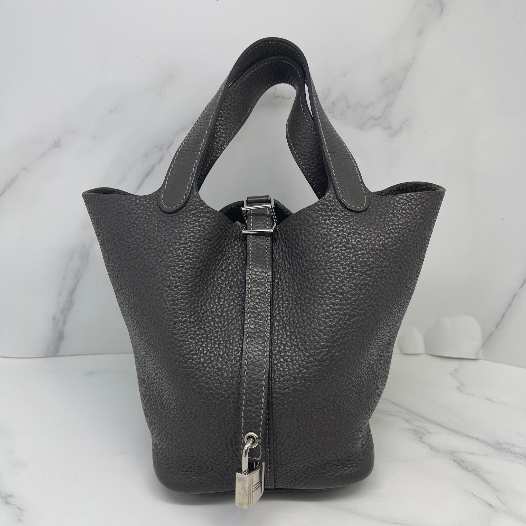 Hermes P18 ( Grey / Shw )