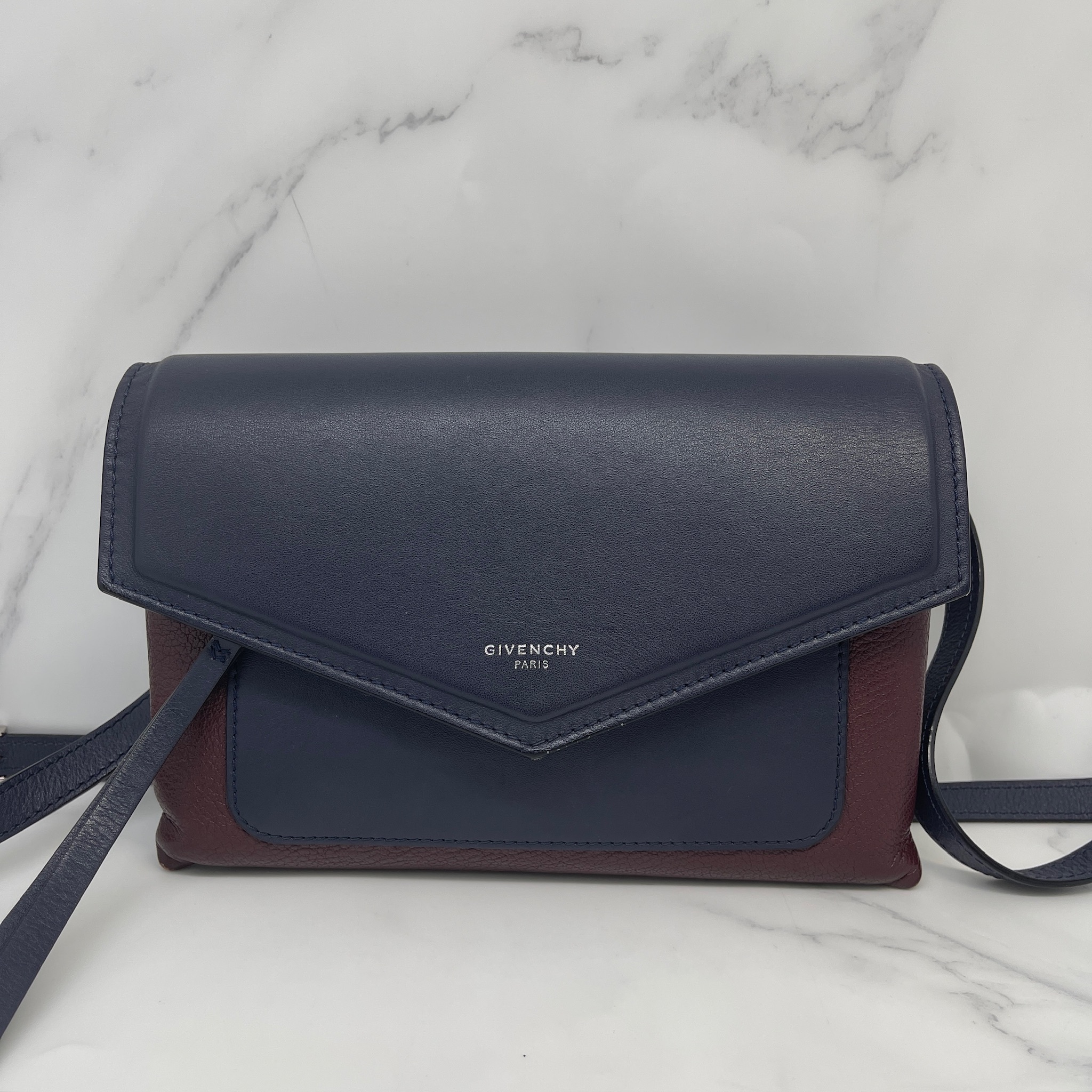Givenchy Duetto Xbody Flap（Navy / Burgundy）
