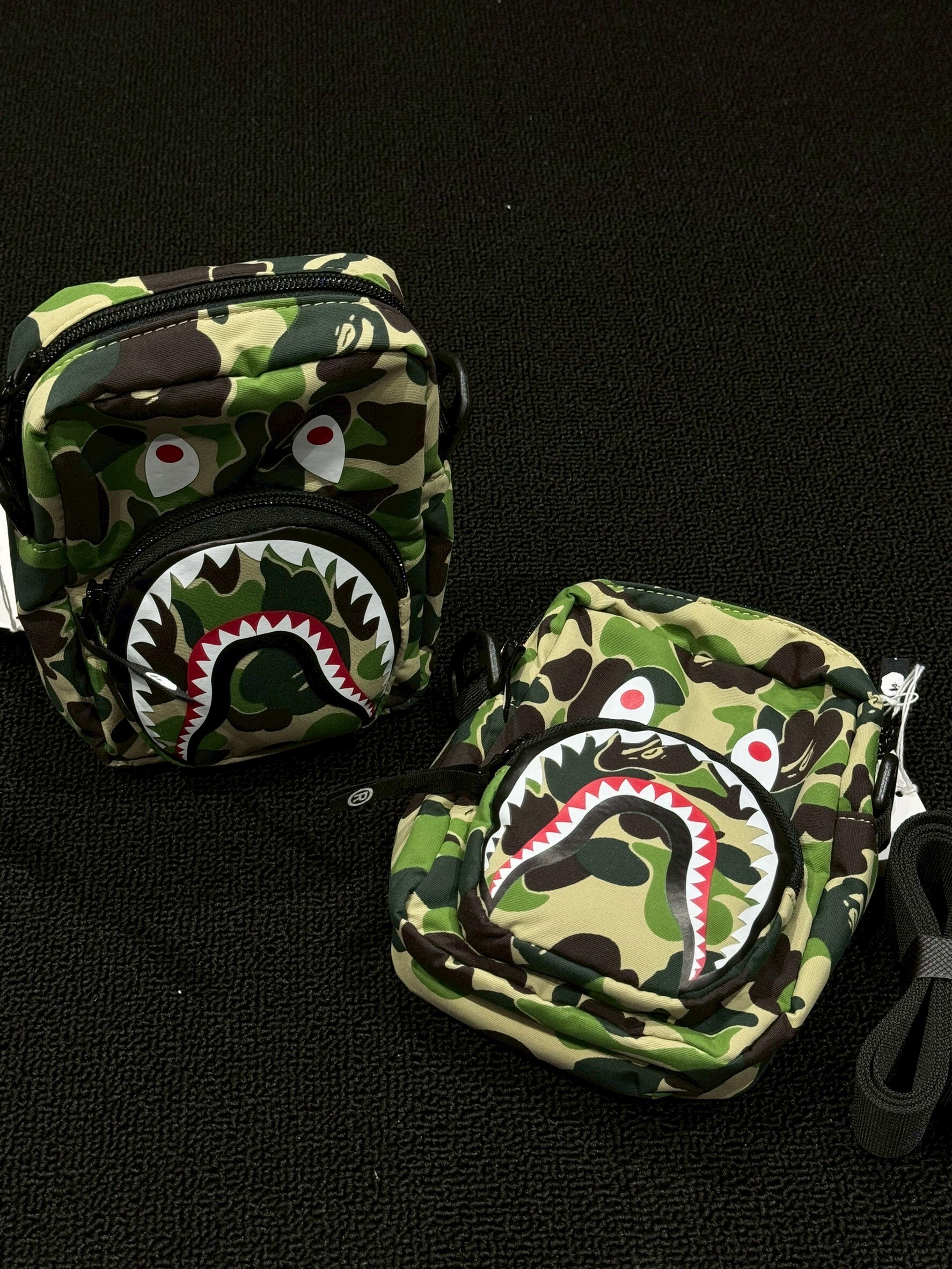 BAPE 迷彩鯊魚造型 肩背小包