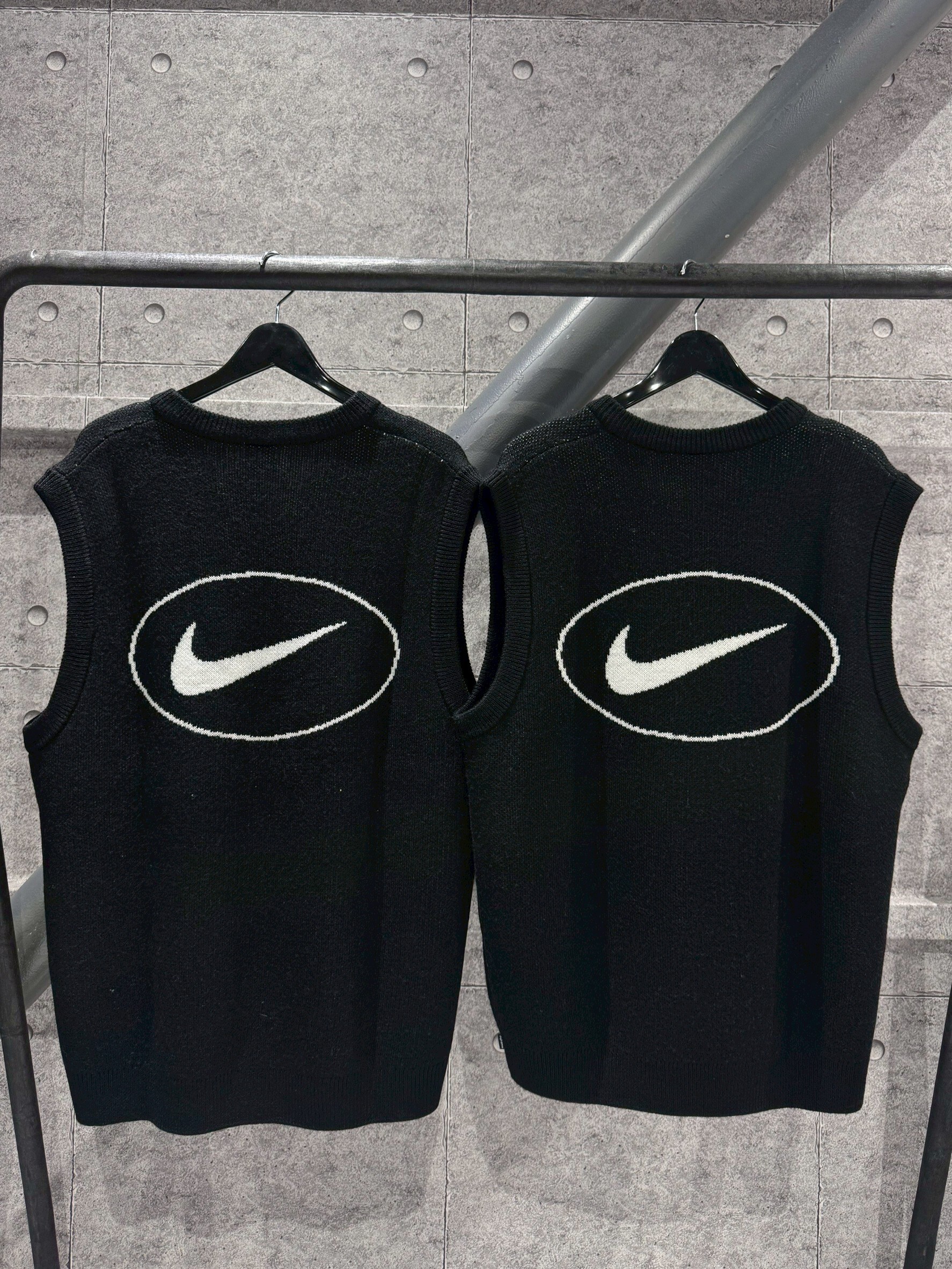 Supreme x Nike Vest 背後大Logo 針織背心