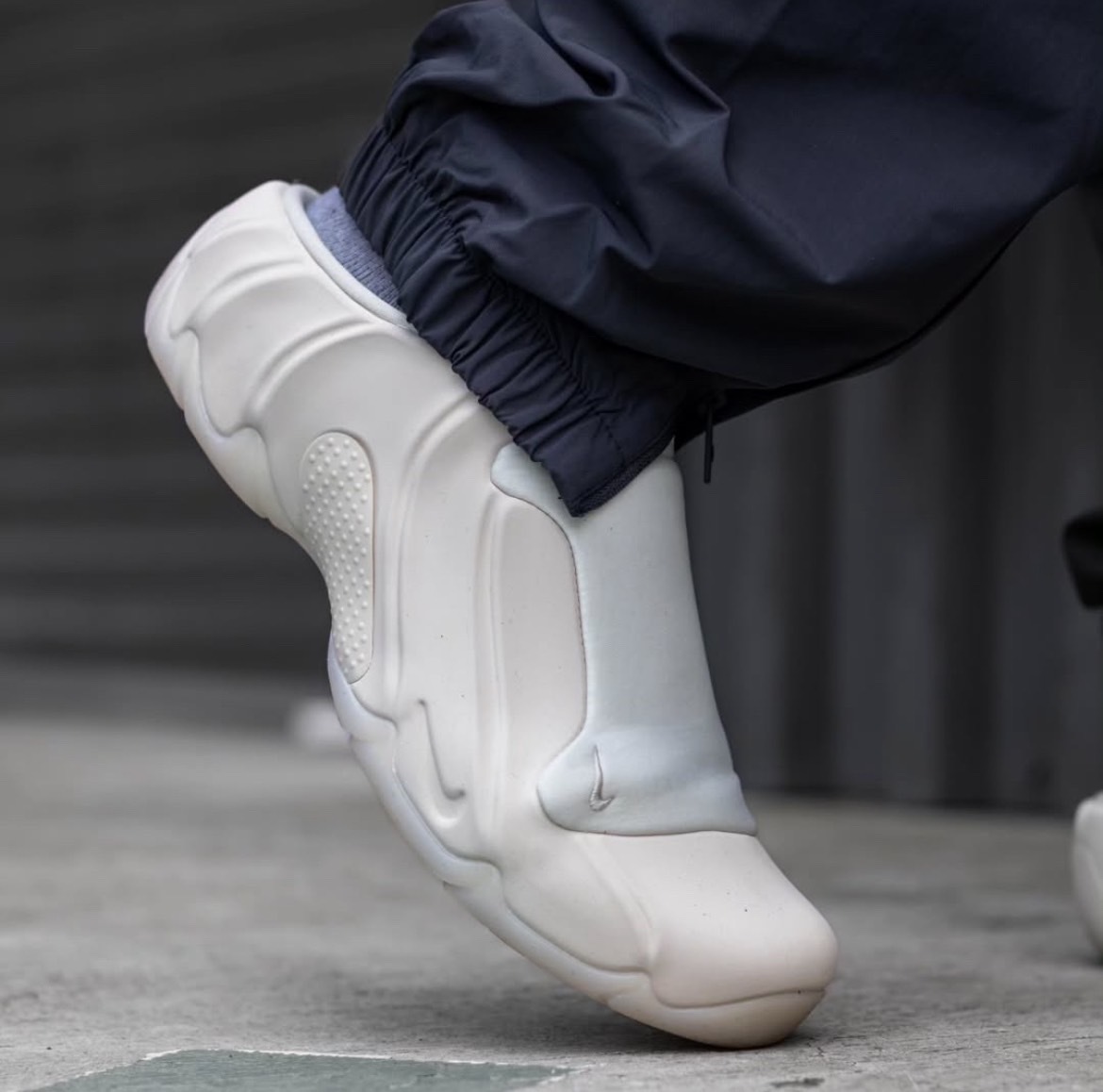 Nike Clogposite LightOrewoodBrown奶油白 太空鞋FQ8257-100