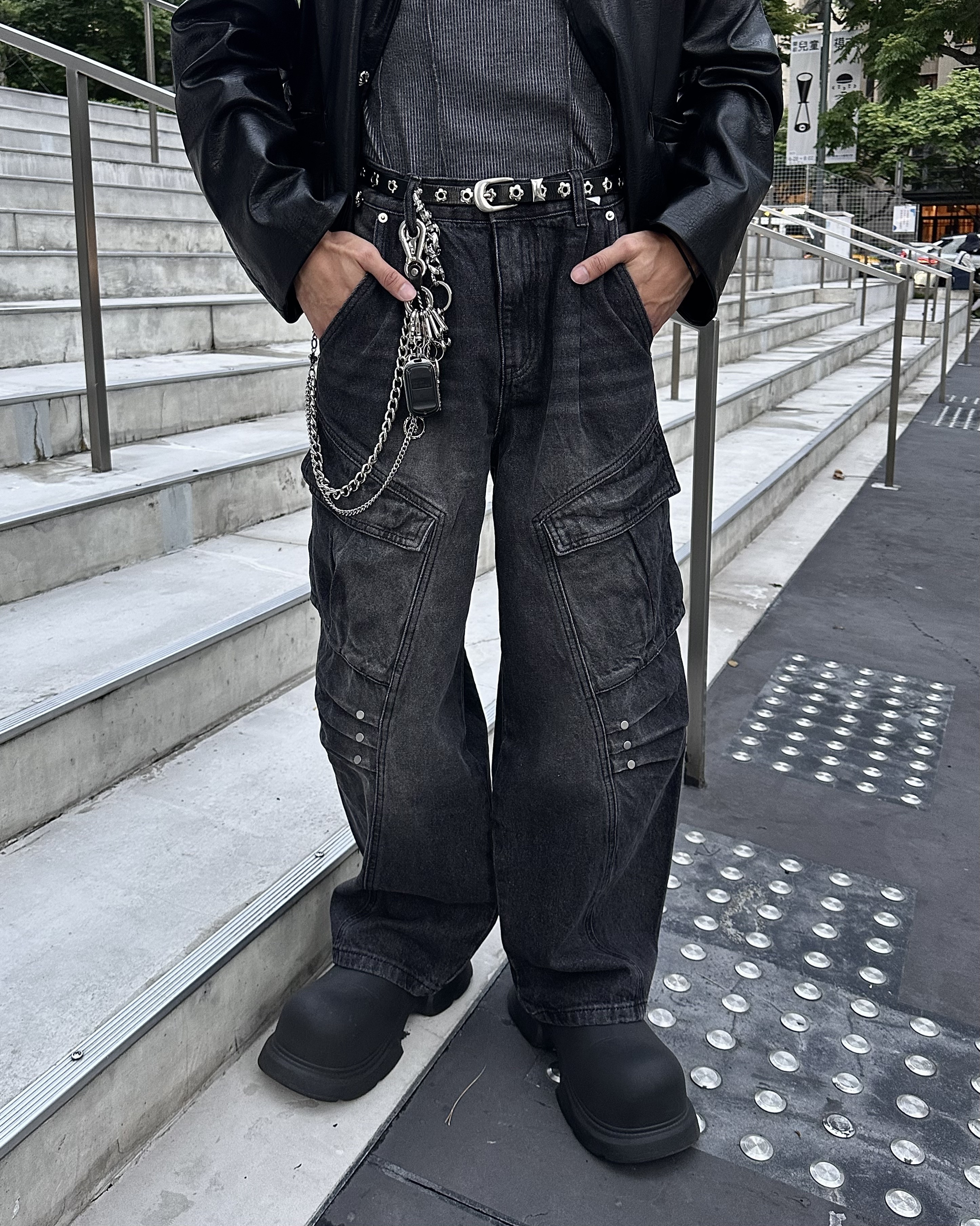 𝐇·𝐓·𝐒 韓國 鯊魚鰭設計 水洗 刷舊 大口袋 皺摺 落地 牛仔 長褲