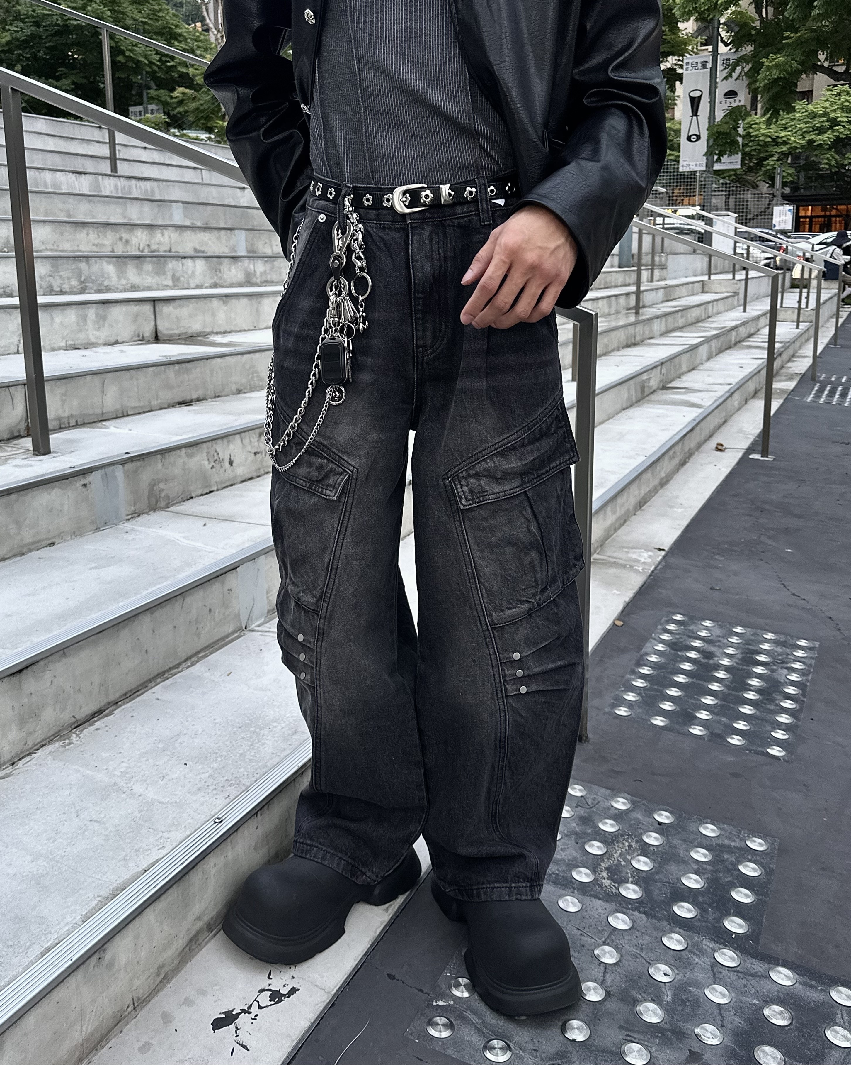 𝐇·𝐓·𝐒 韓國 鯊魚鰭設計 水洗 刷舊 大口袋 皺摺 落地 牛仔 長褲