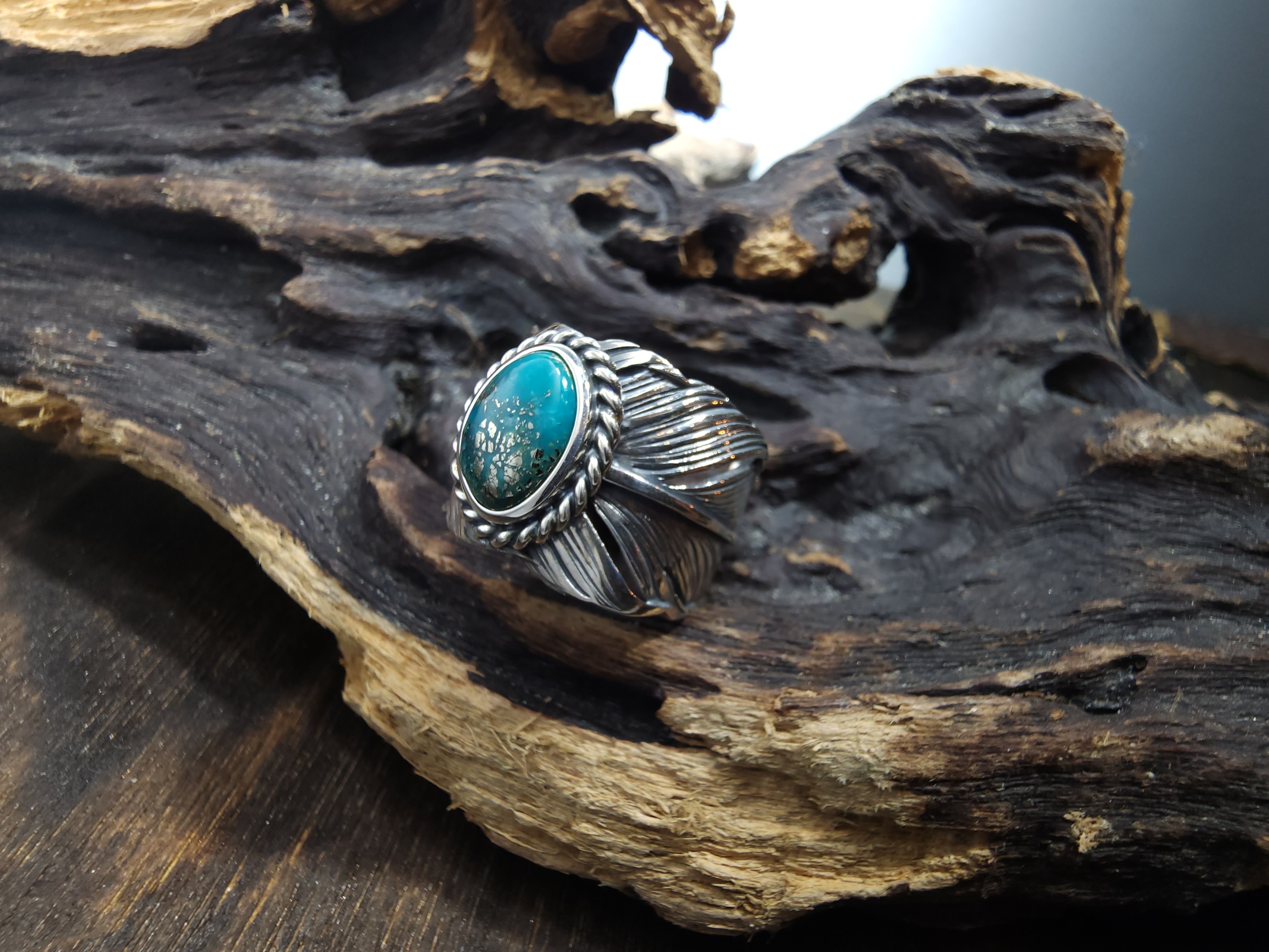 *Black Venom Jewelry- Freedom & Prayer 純銀勃羽戒鑲Morenci II 松石