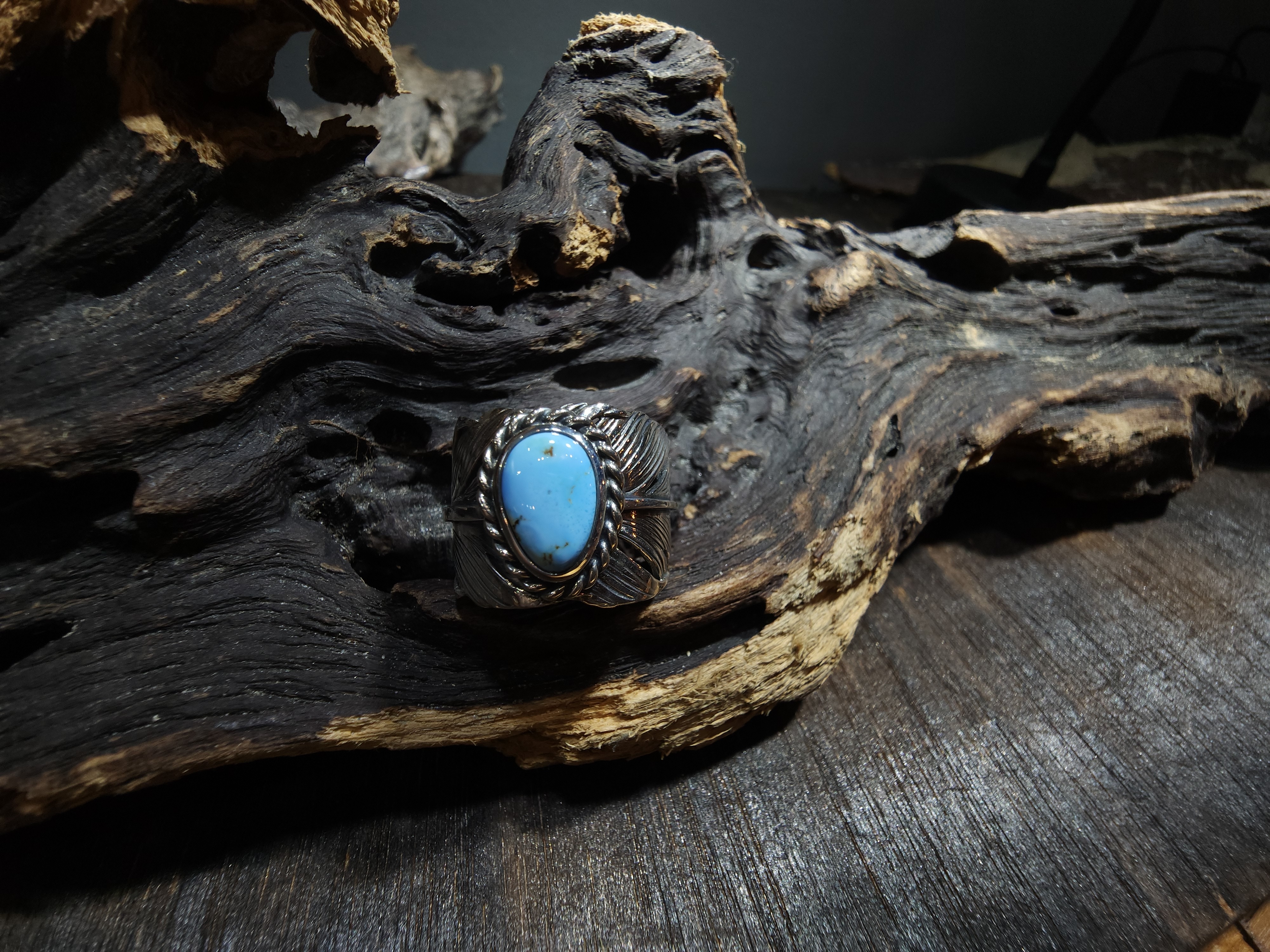 *Black Venom Jewelry- Freedom & Prayer 純銀勃羽戒鑲Golden Hill 松石