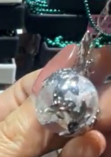 250816 - C7 爆晶雷姆利亞白阿賽波波蝴蝶圍邊吊咀1粒（內含天然裂痕非破損介意勿bid）送 鈦鋼鏈