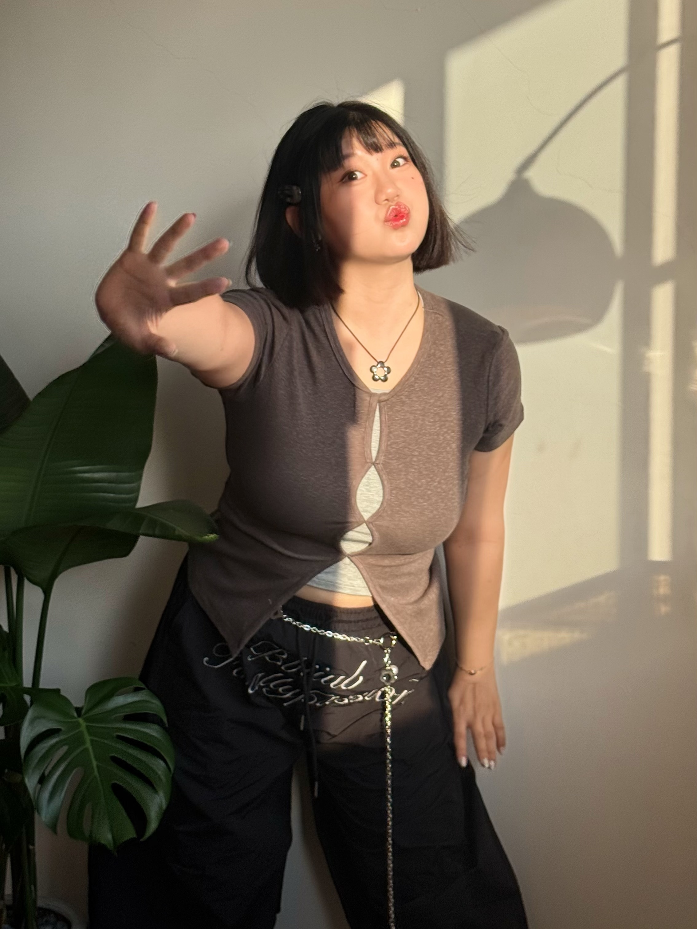 最後現貨A7超舒服💗前後兩穿設計感鏤空短袖（四色）