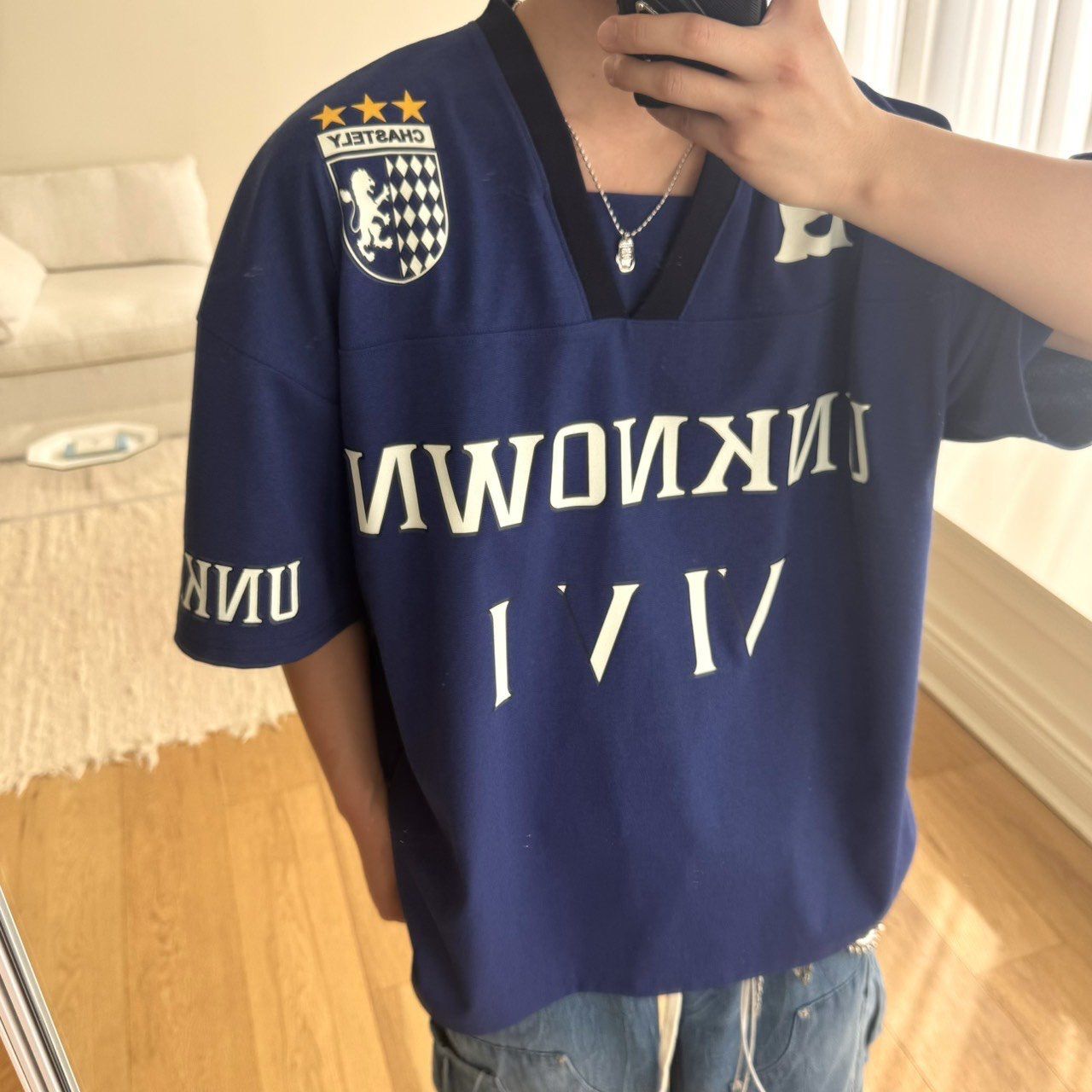 V領英文字圖案短袖Tee BY ATTENTION-400T