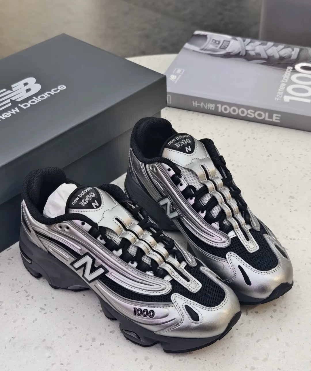 New Balance NB 1000 液態銀黑色 銀色 Y2K 復古 慢跑鞋 老爹鞋 Ｍ1000EGR/預購