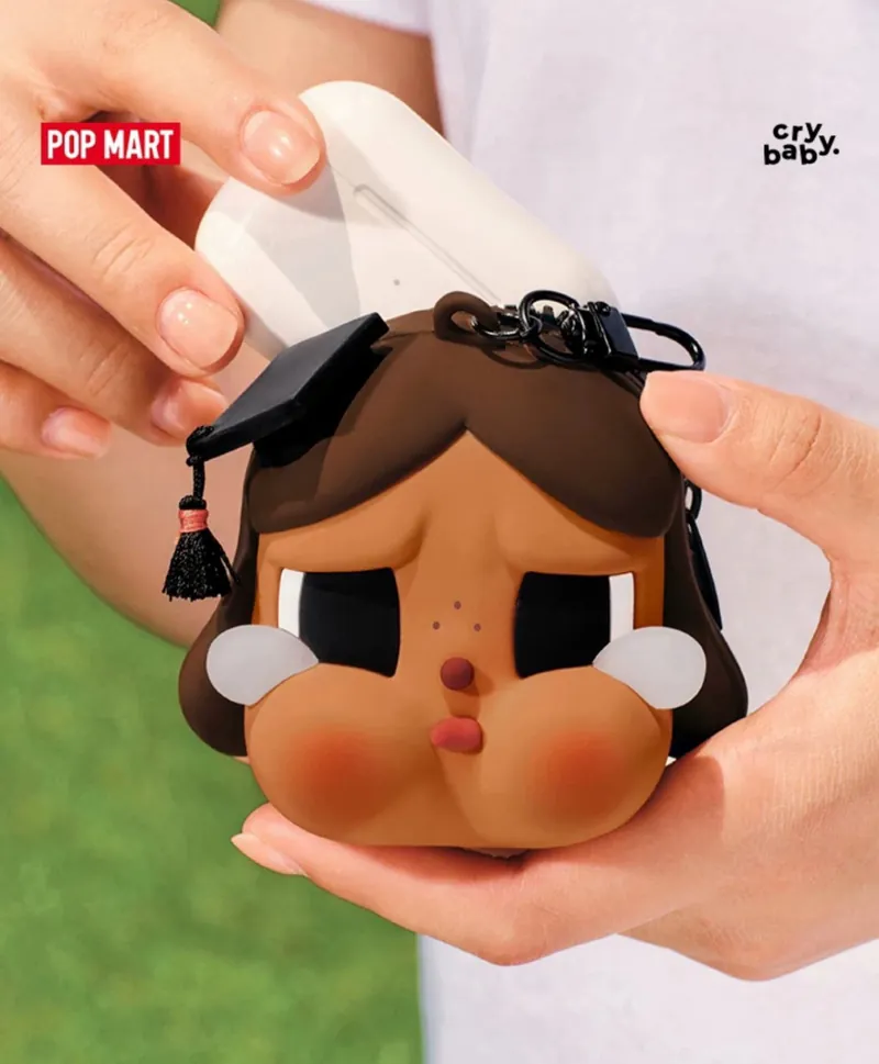 <快速出貨🎓>POP MART CRYBABY 落日歌會系列 畢業帽耳機包