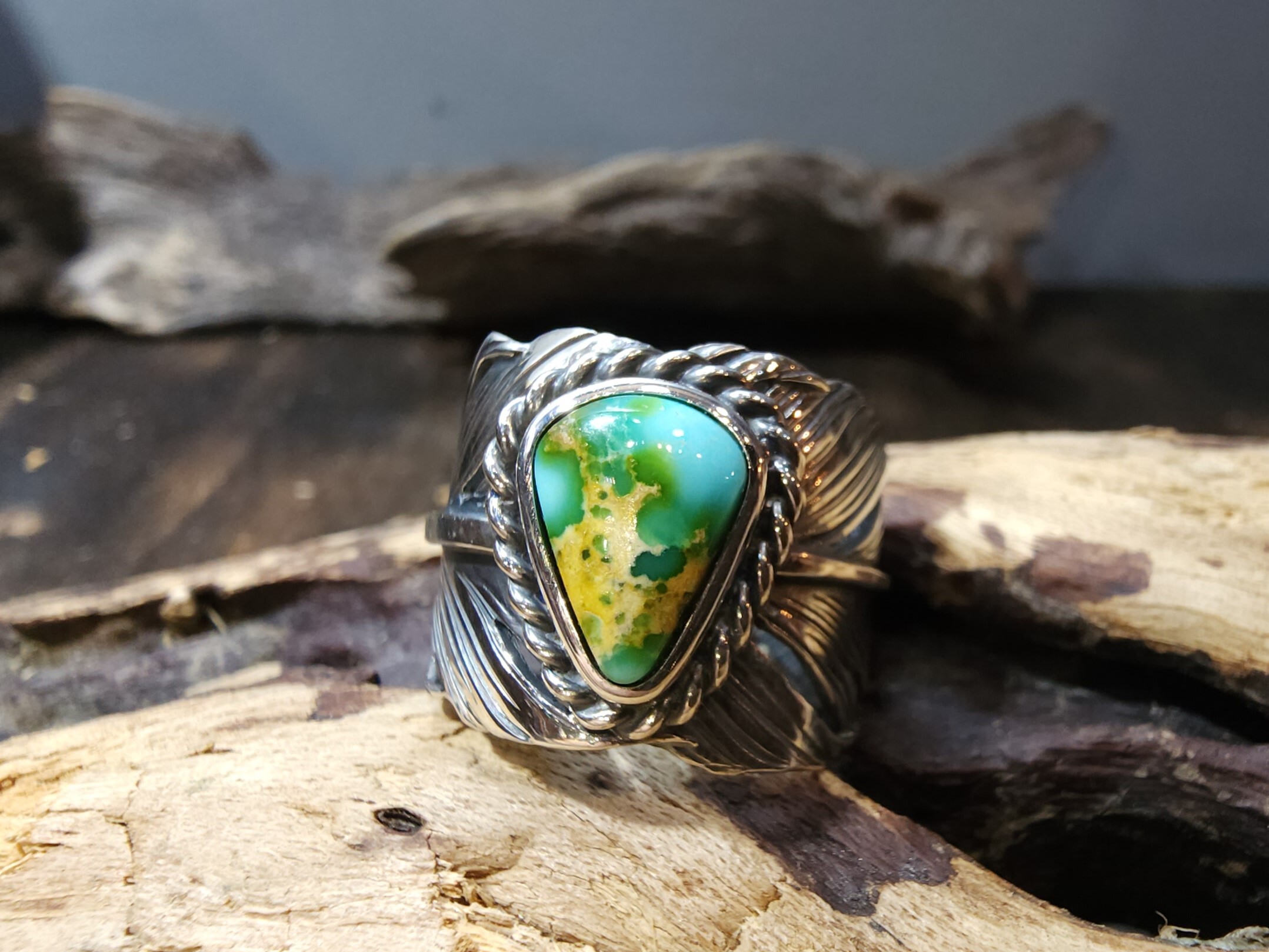 *Black Venom Jewelry- Freedom & Prayer 純銀勃羽戒鑲Sonora Gold 松石