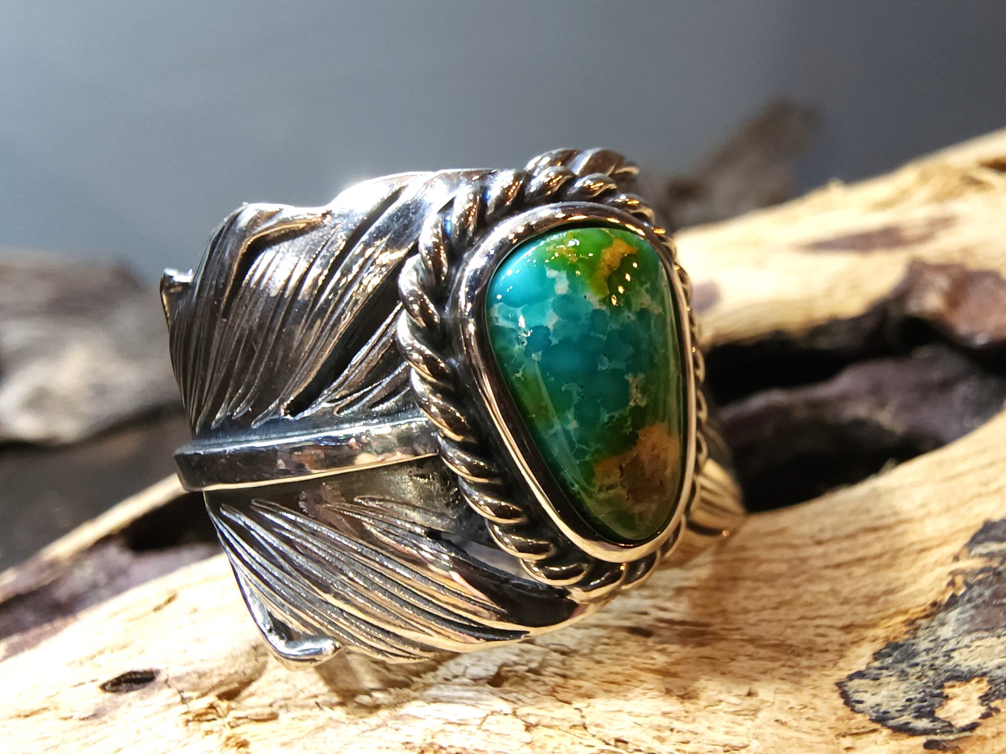 *Black Venom Jewelry- Freedom & Prayer 純銀勃羽戒鑲Sonora Gold 松石