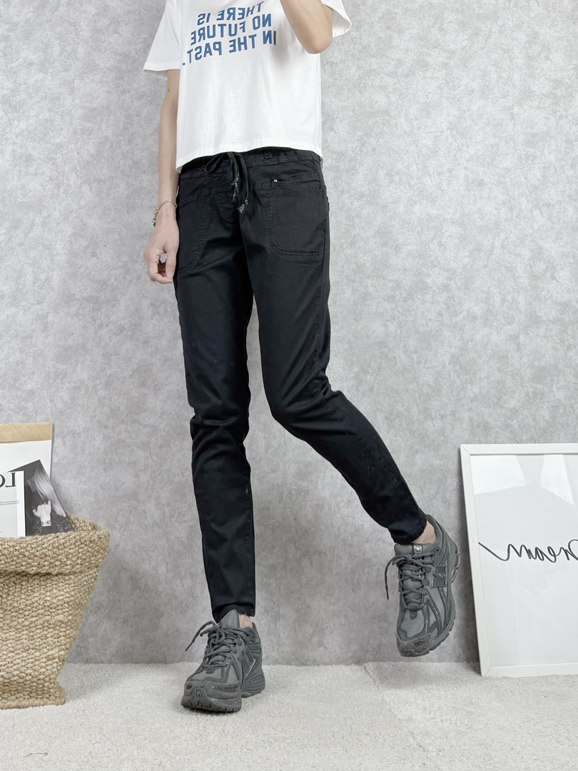 想合身又怕卡？這款鬆緊褲懂妳，簡約彈力休閒褲 ⚡️搶現貨 ⚡️