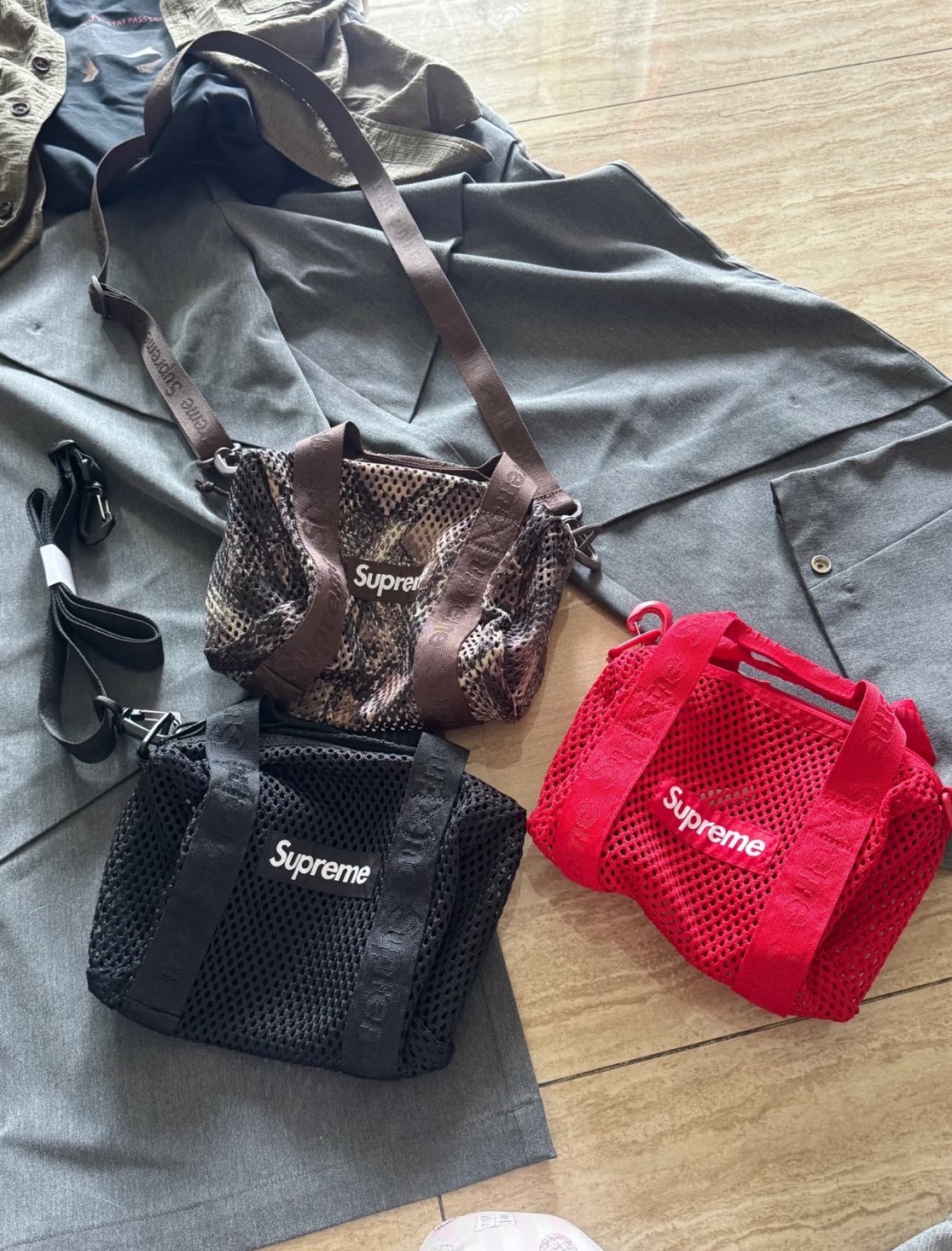 Supreme 25SS Mesh Mini Duffle 洞洞小包三色