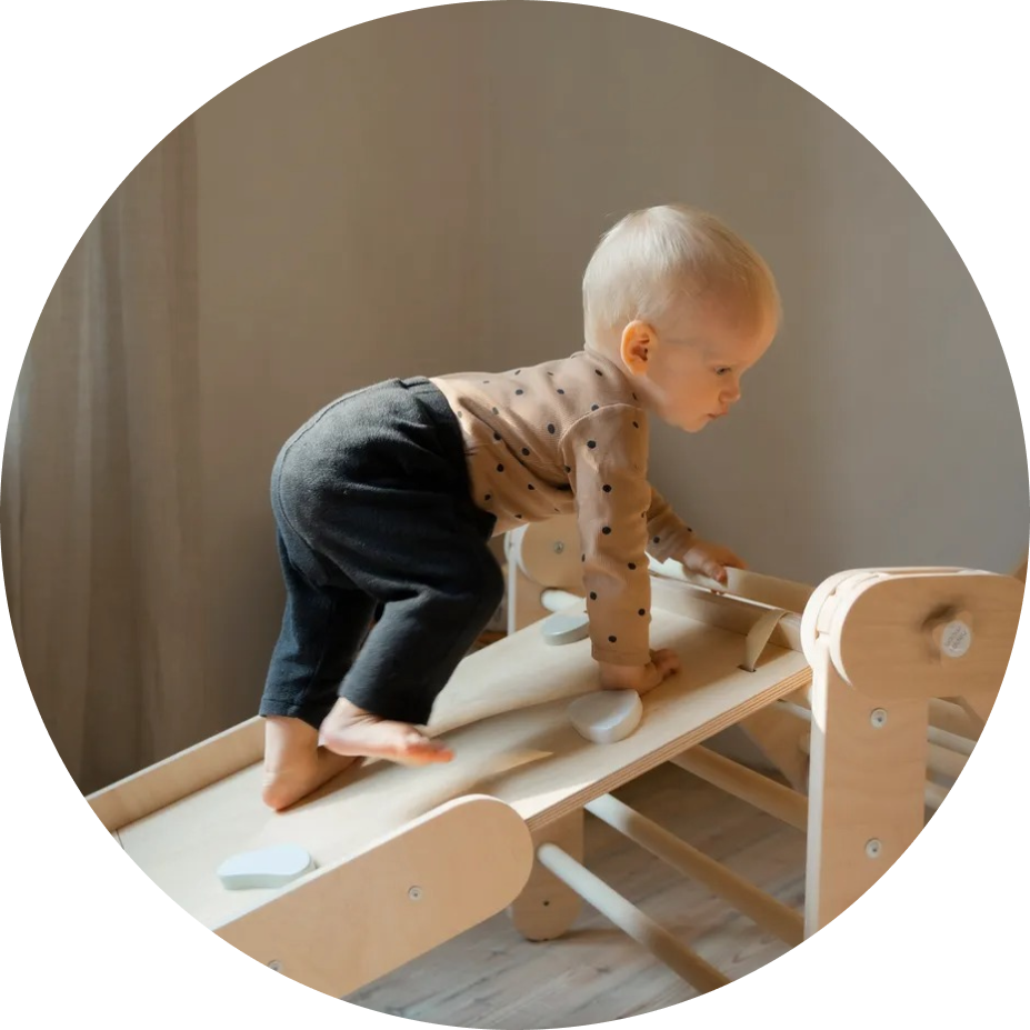 baby-climbing-img