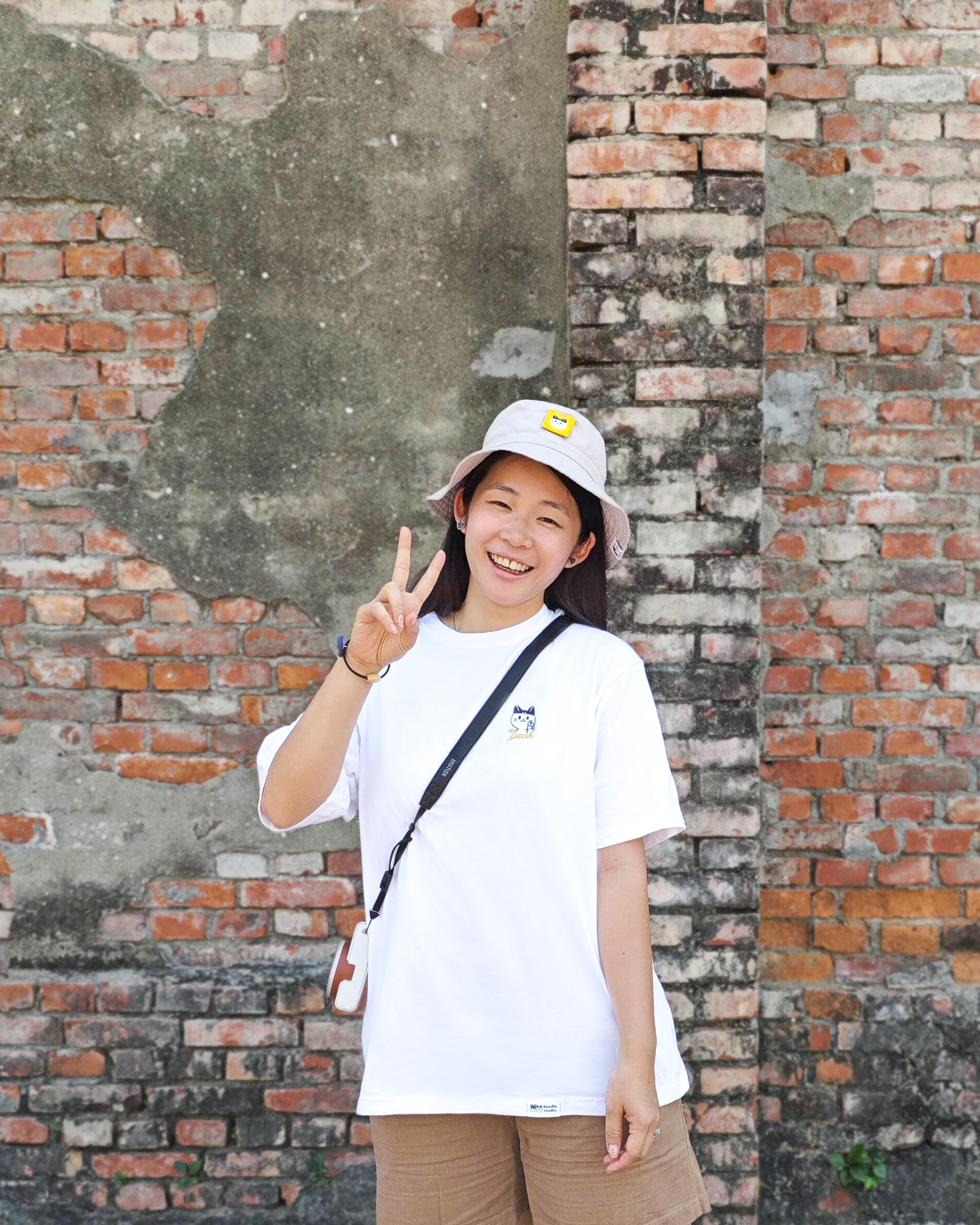 豆豆喵喵 Say Yeah 寬版落肩短T