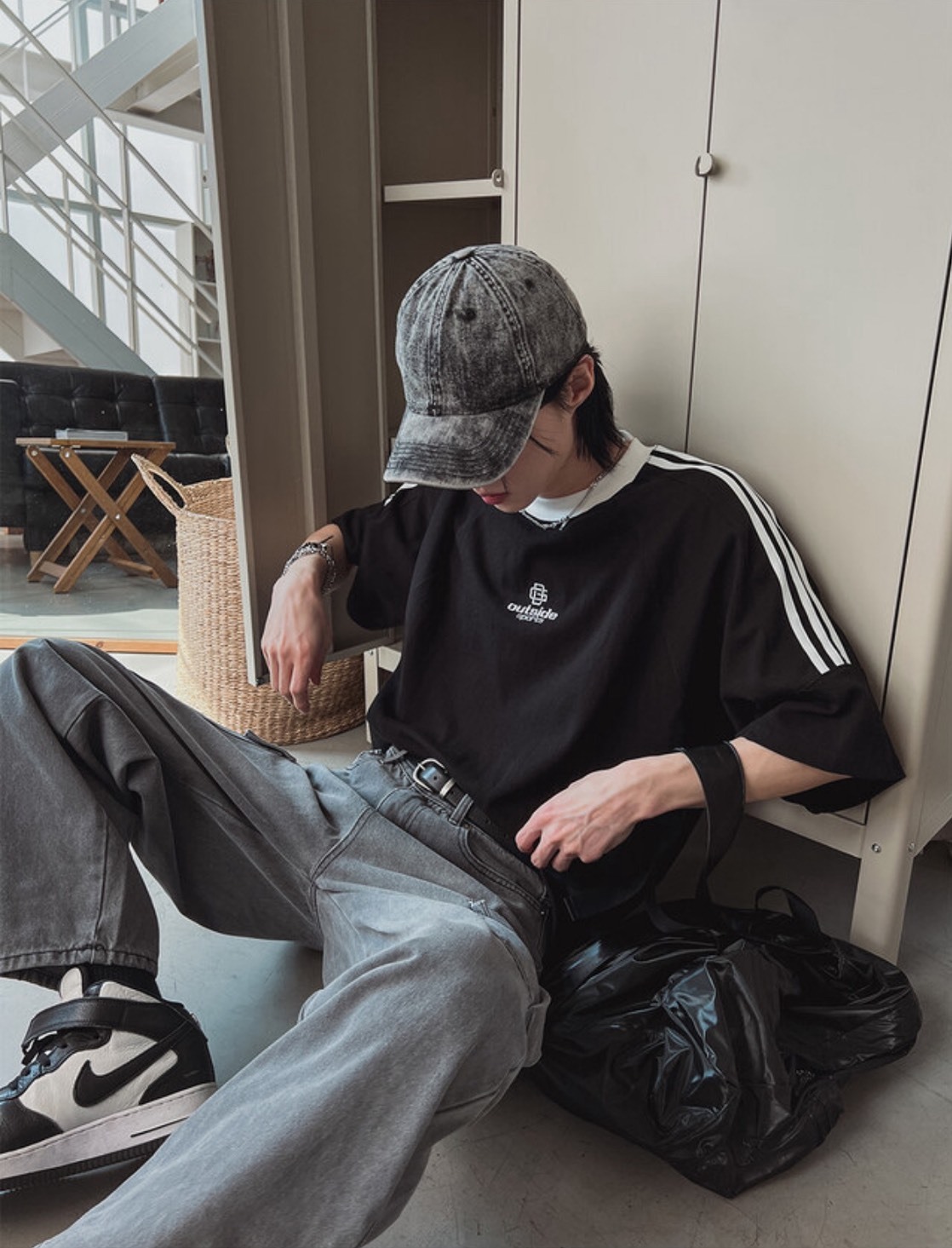 肩線直條刺繡寬鬆短袖