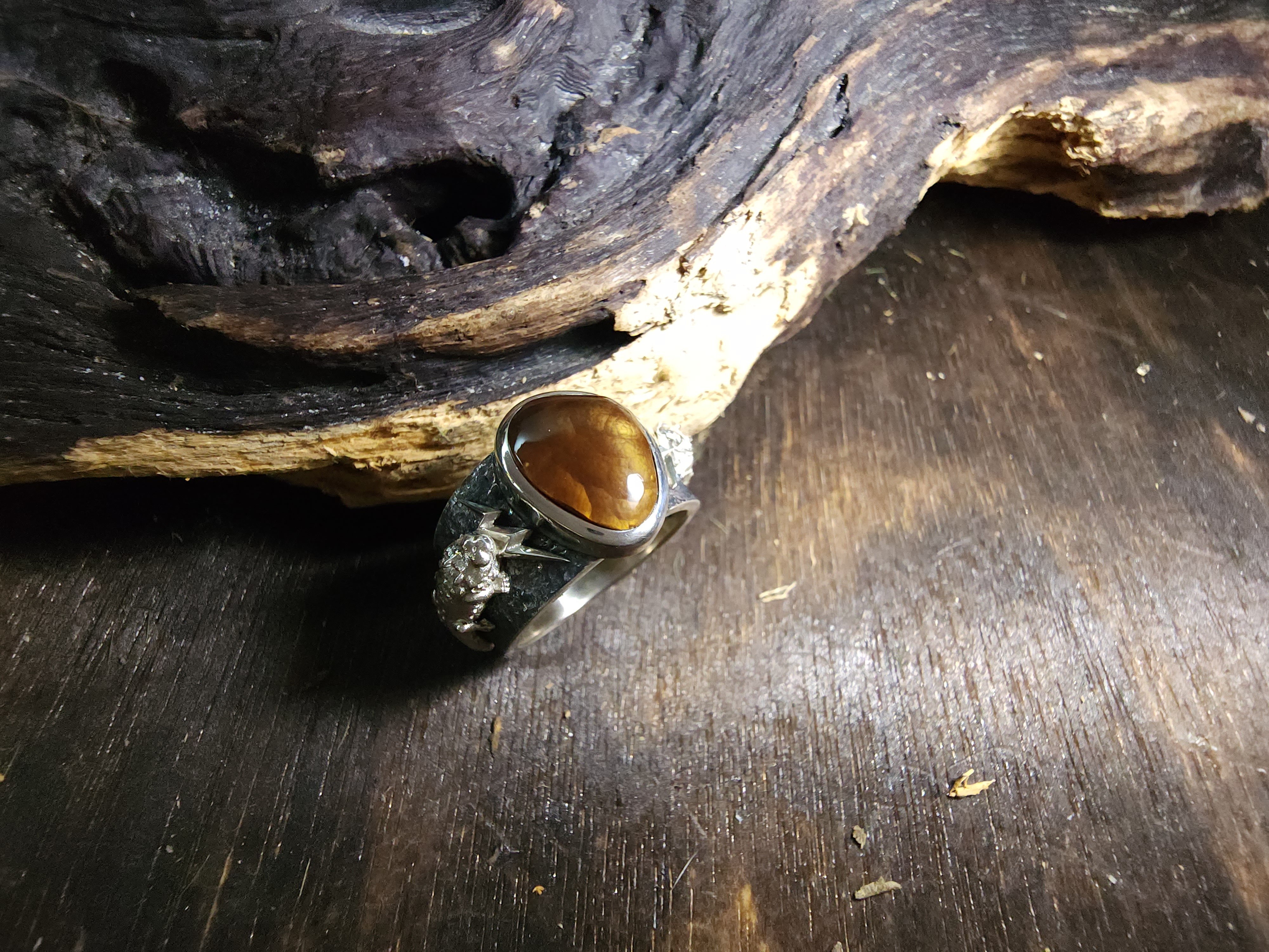 *Black Venom Jewelry- Freedom & Prayer 純銀角蜥蜴戒鑲火瑪瑙