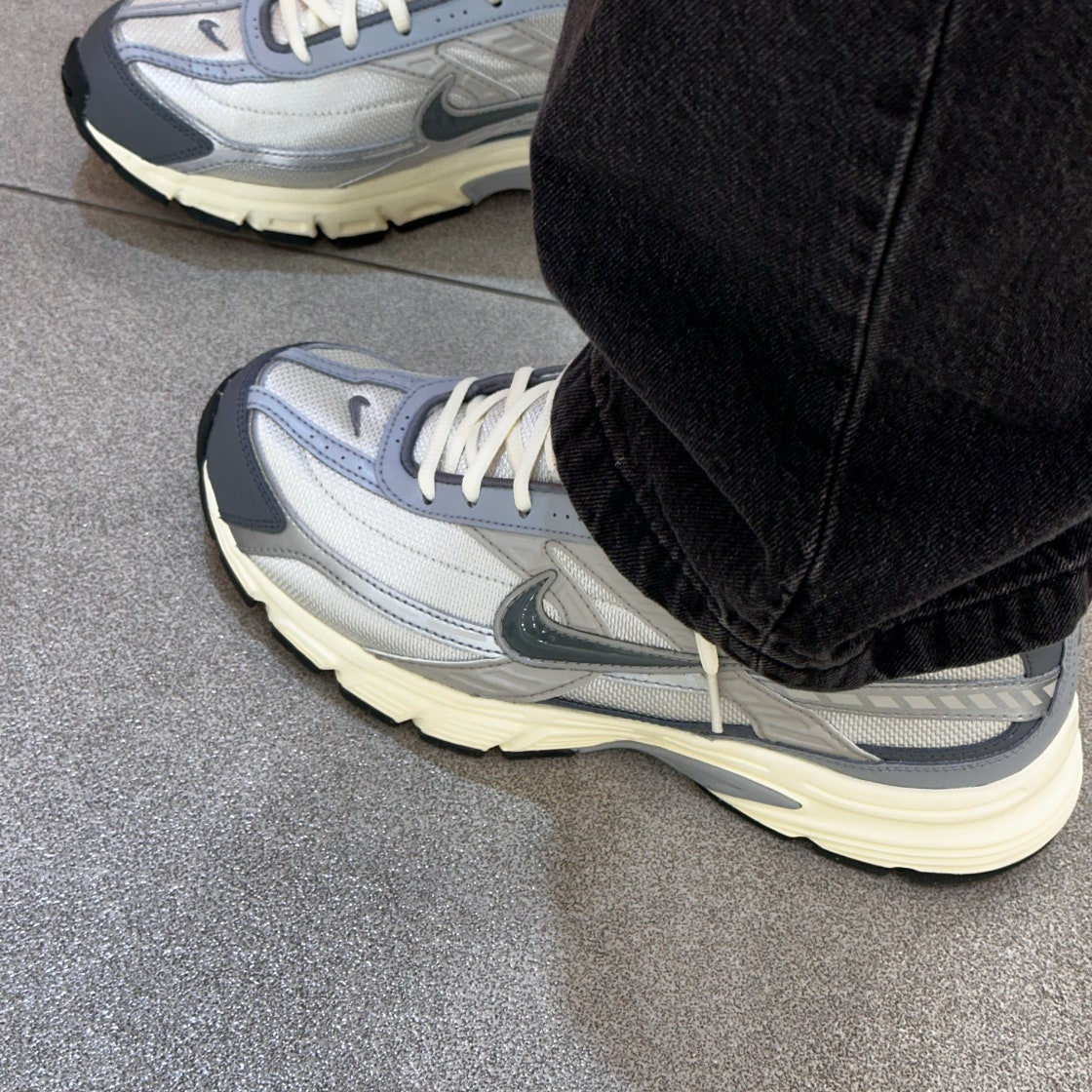 NIKE INITIATOR 灰奶油底復古慢跑鞋 [限時勁減!]